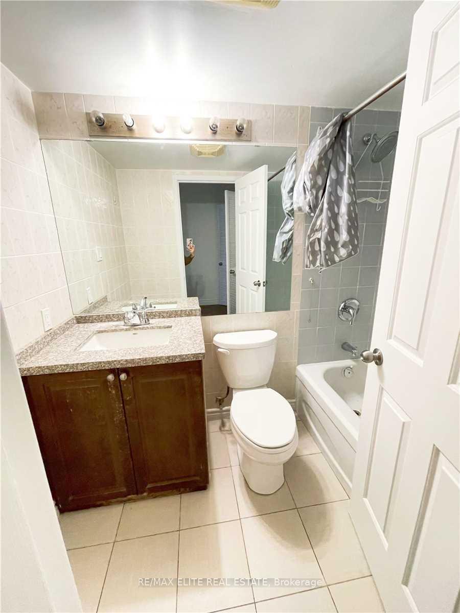 Photo 8 of Unit 404, 717 Bay Street, Toronto, Bay Street Corridor — HOMEH