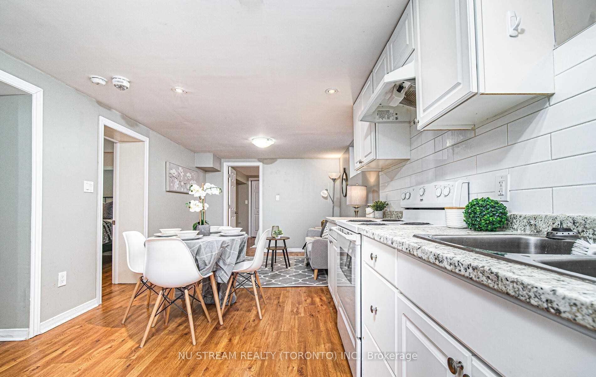 Photo 2 of 901 Lilac Terrace, Whitby, Downtown Whitby — HOMEH