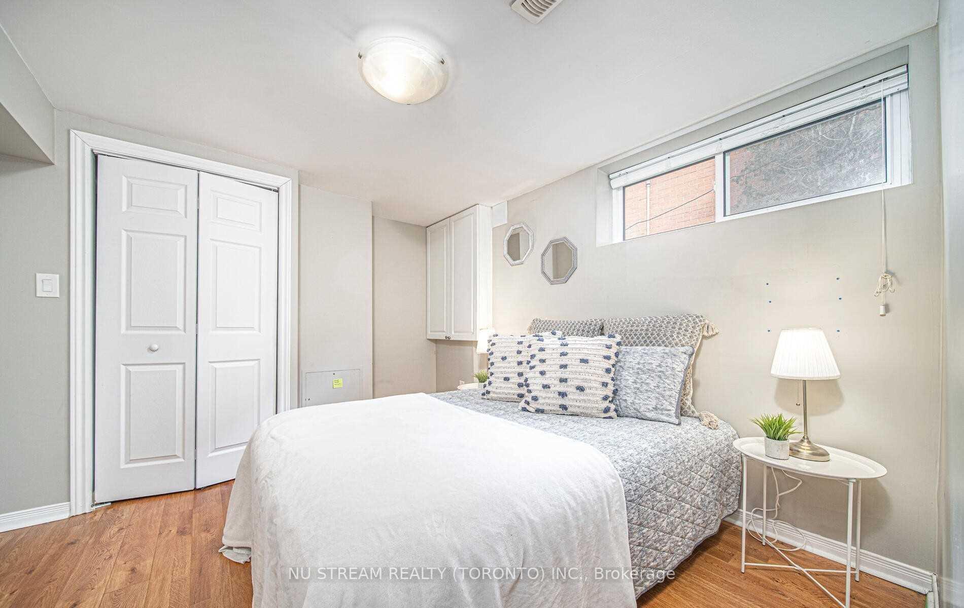 Photo 5 of 901 Lilac Terrace, Whitby, Downtown Whitby — HOMEH