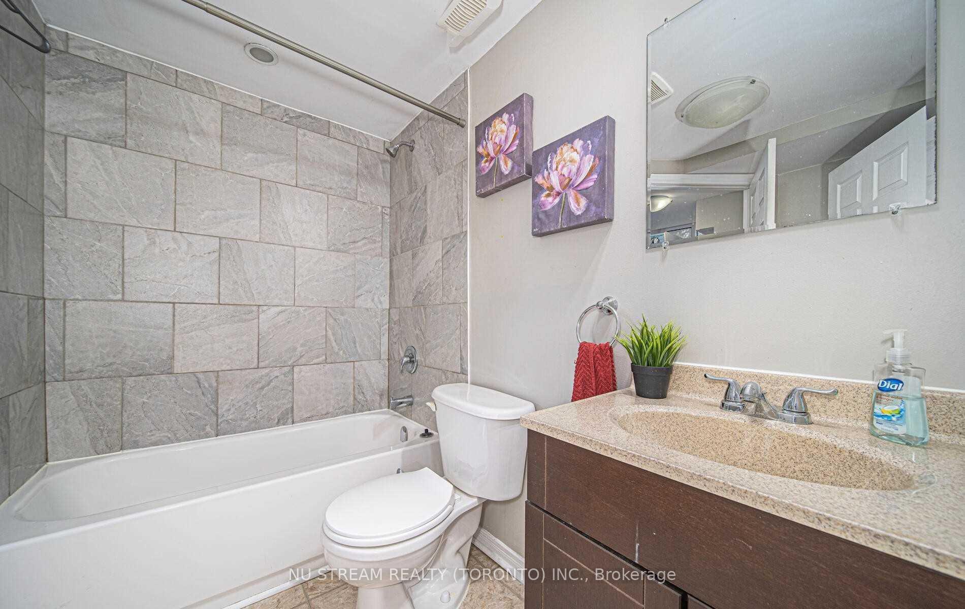 Photo 6 of 901 Lilac Terrace, Whitby, Downtown Whitby — HOMEH