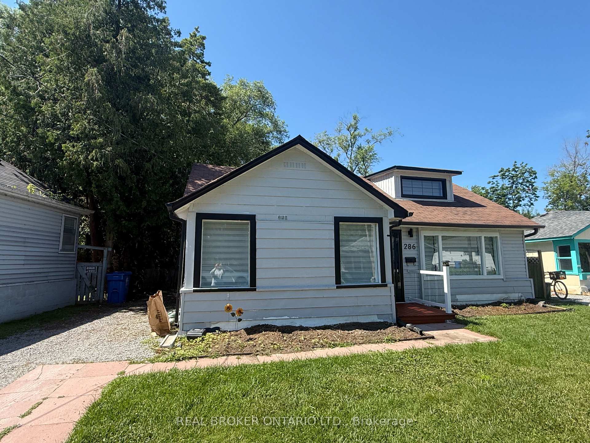 Photo 2 of 286 Crestwood Drive, Georgina, Historic Lakeshore Communities — HOMEH