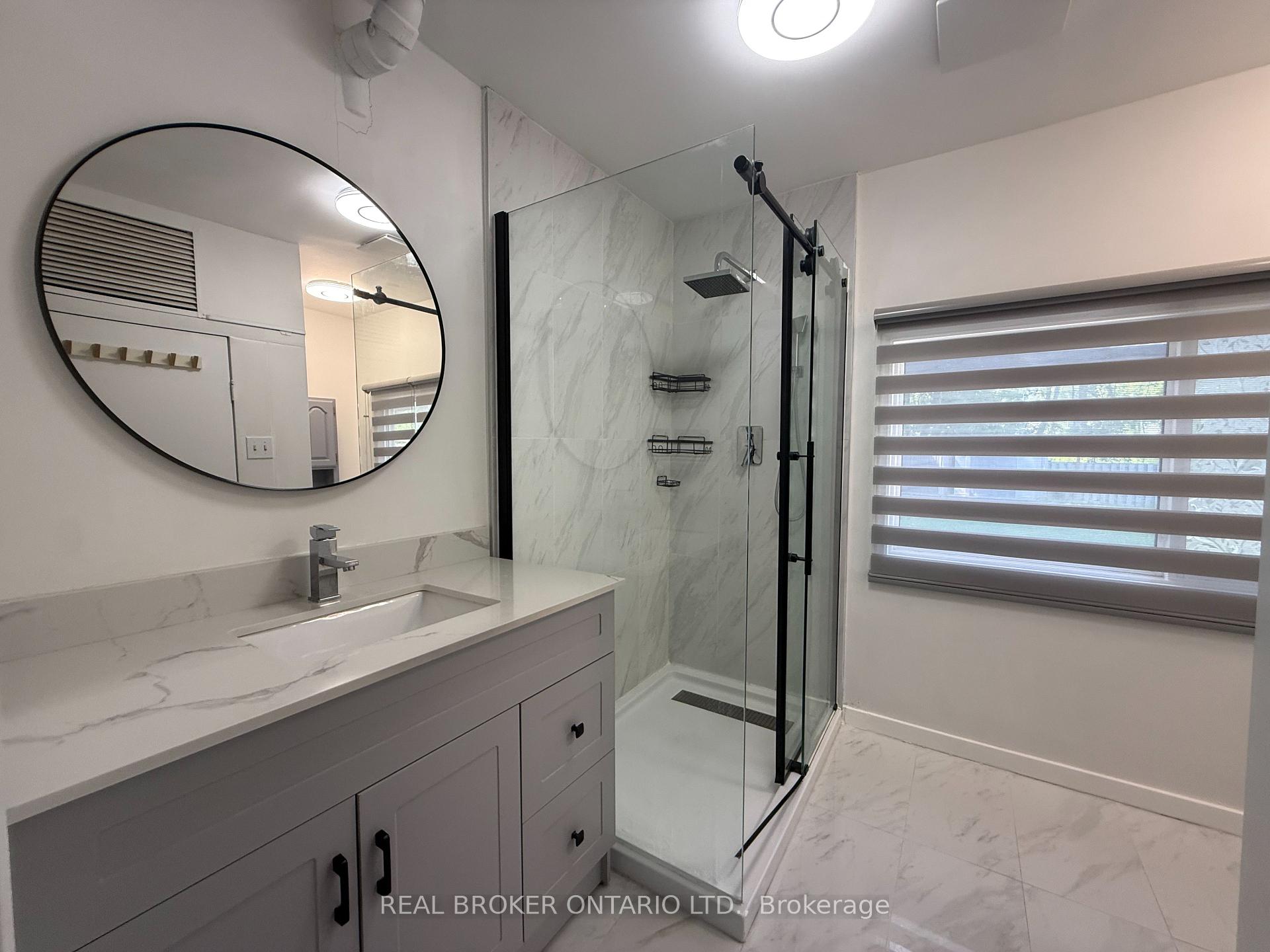 Photo 4 of 286 Crestwood Drive, Georgina, Historic Lakeshore Communities — HOMEH
