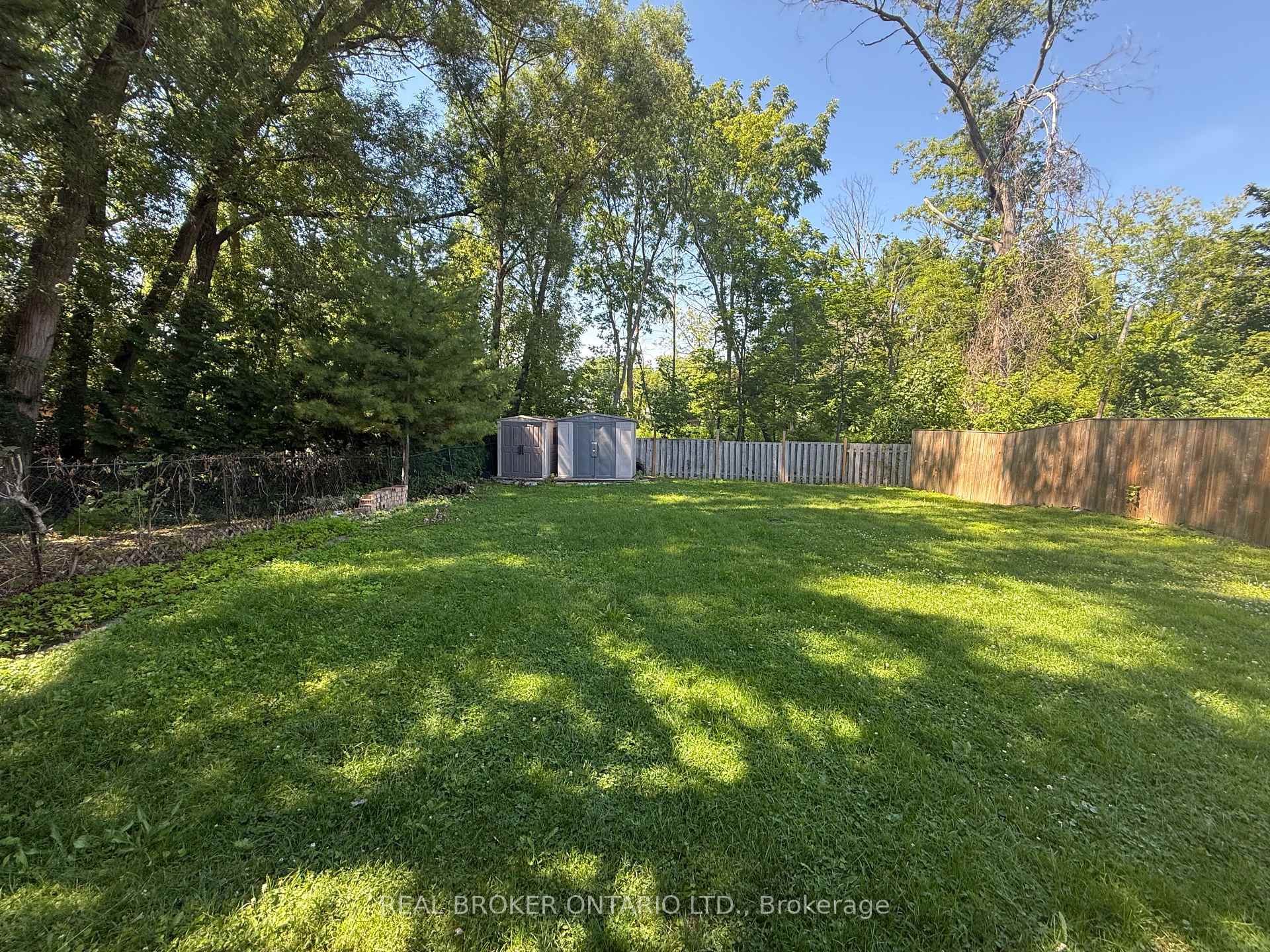 Photo 20 of 286 Crestwood Drive, Georgina, Historic Lakeshore Communities — HOMEH