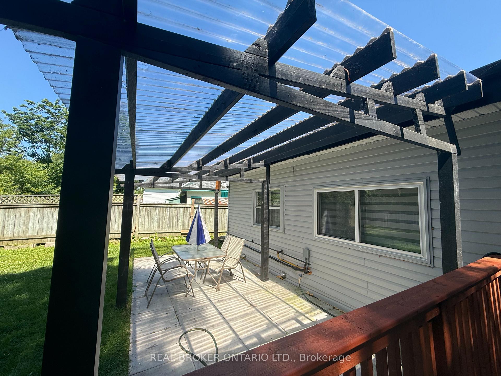 Photo 21 of 286 Crestwood Drive, Georgina, Historic Lakeshore Communities — HOMEH