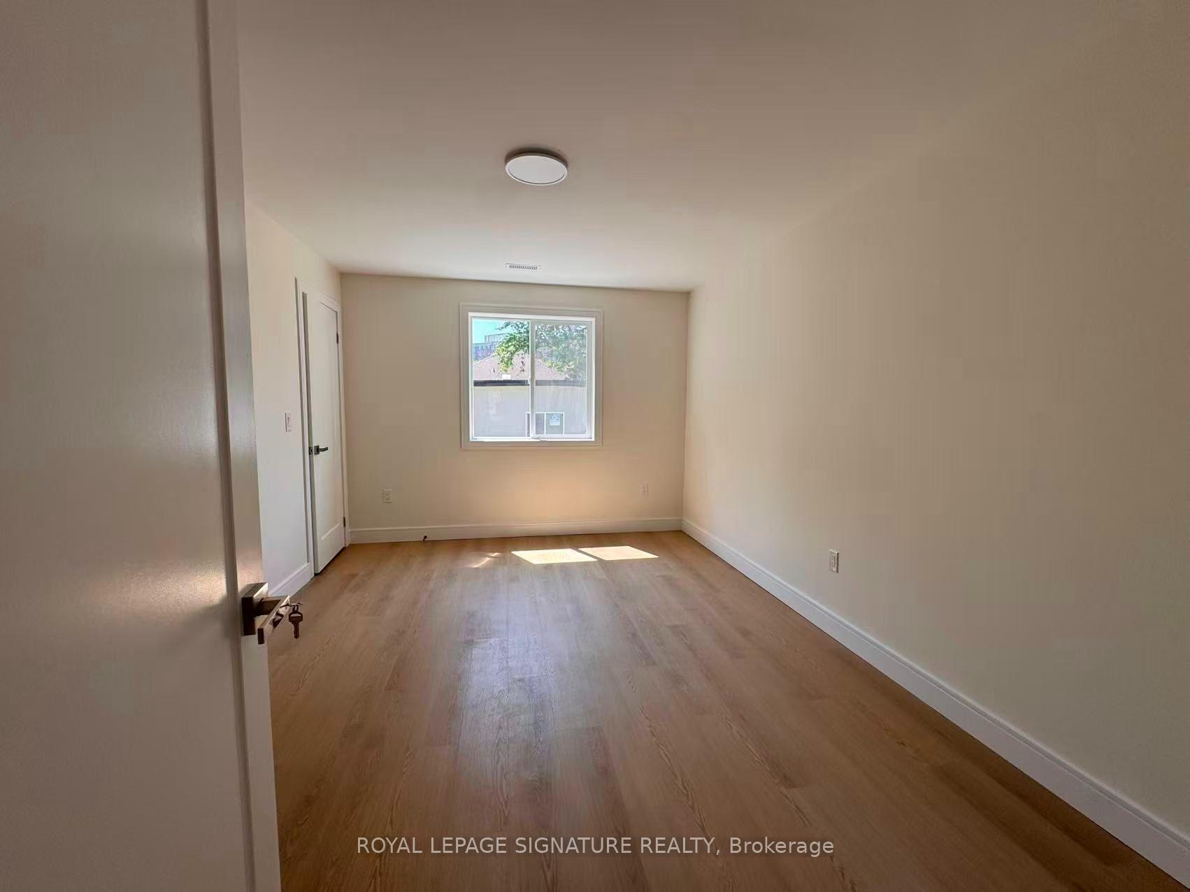 Photo 6 of Unit 4, 53 Bishop Avenue, North York, Newtonbrook East — HOMEH