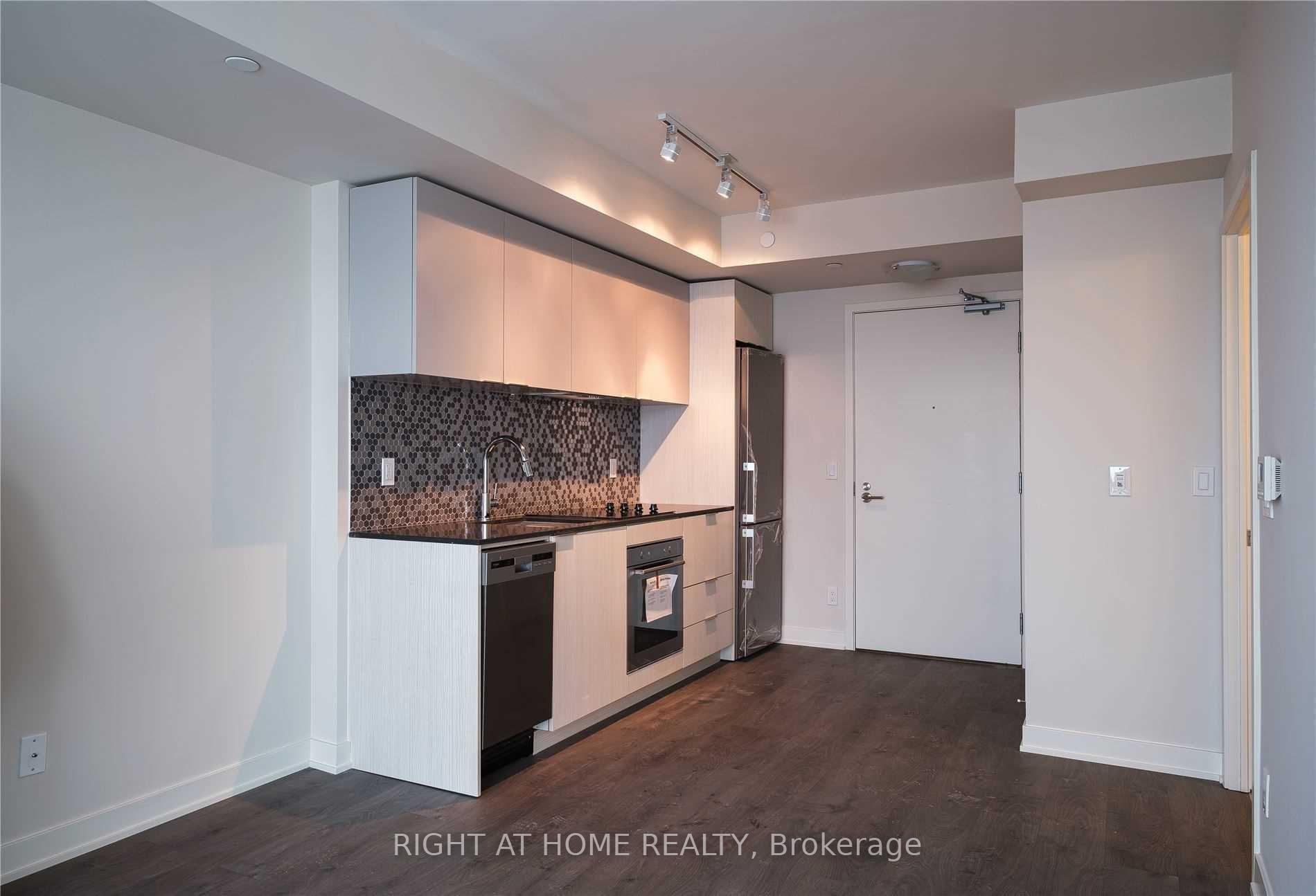 Photo 3 of Unit 08, 2 Sonic Way, Toronto, Flemingdon Park — HOMEH
