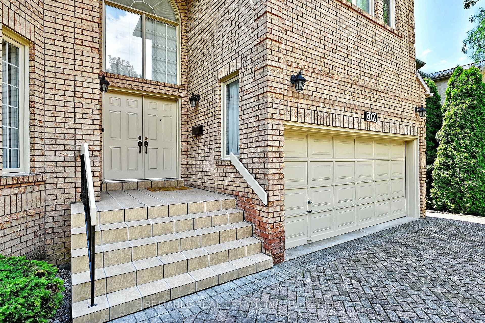 Photo 2 of 209 Alfred Avenue, North York, Willowdale East — HOMEH