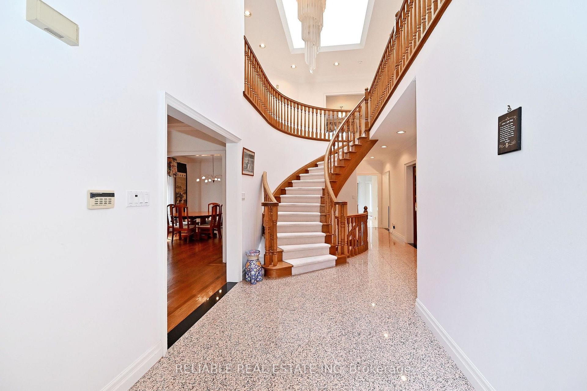 Photo 4 of 209 Alfred Avenue, North York, Willowdale East — HOMEH