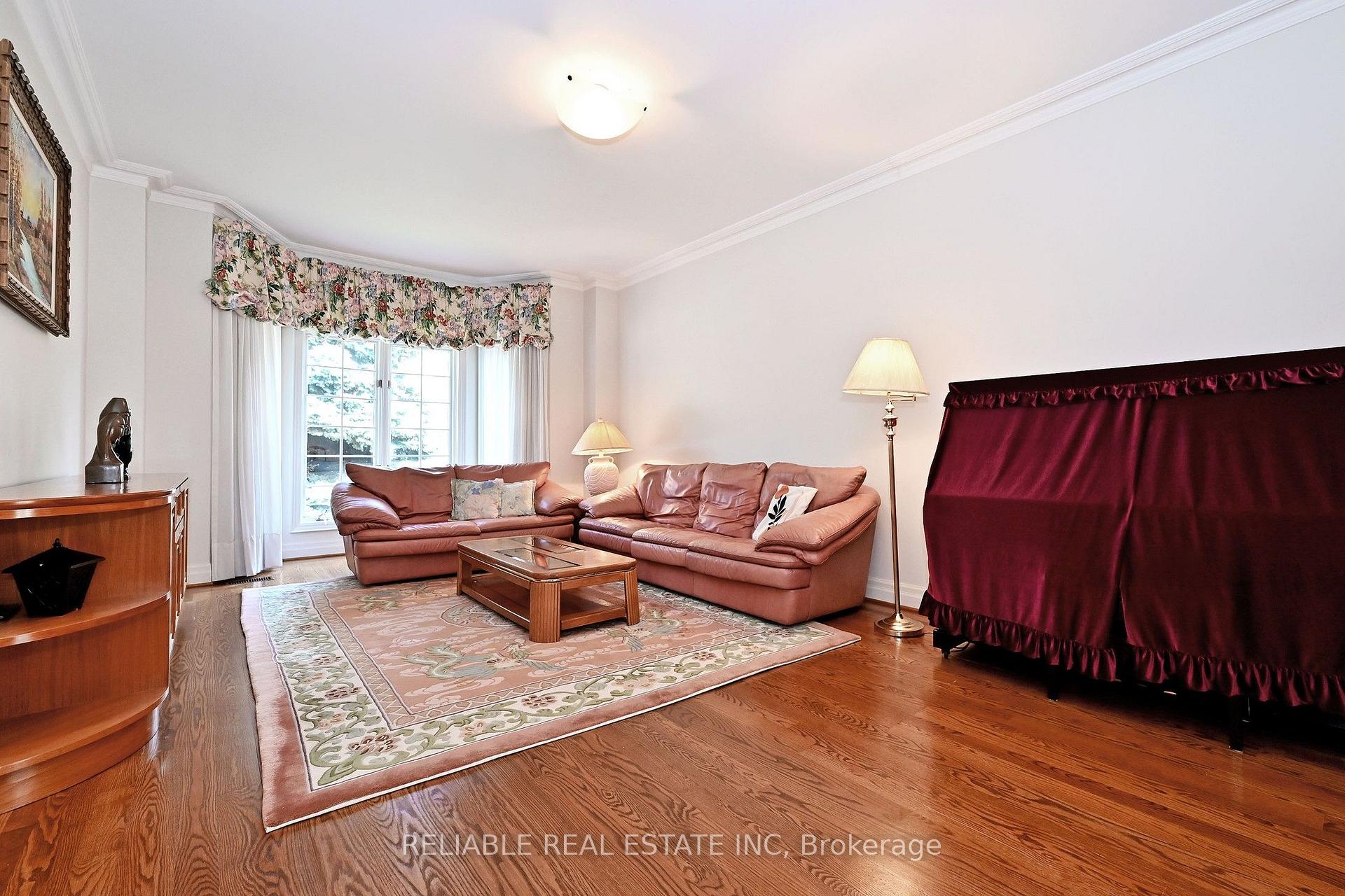 Photo 6 of 209 Alfred Avenue, North York, Willowdale East — HOMEH