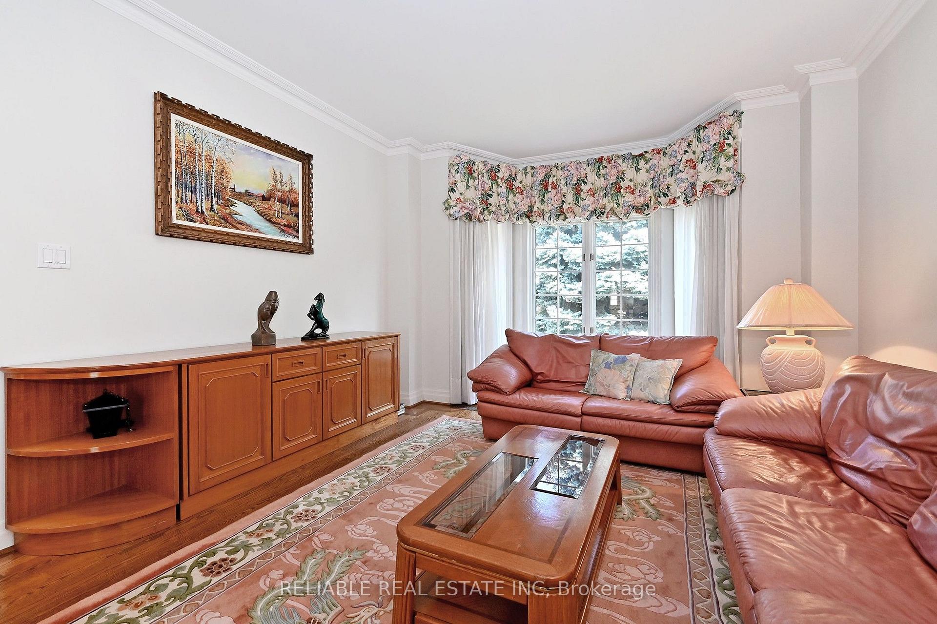 Photo 7 of 209 Alfred Avenue, North York, Willowdale East — HOMEH