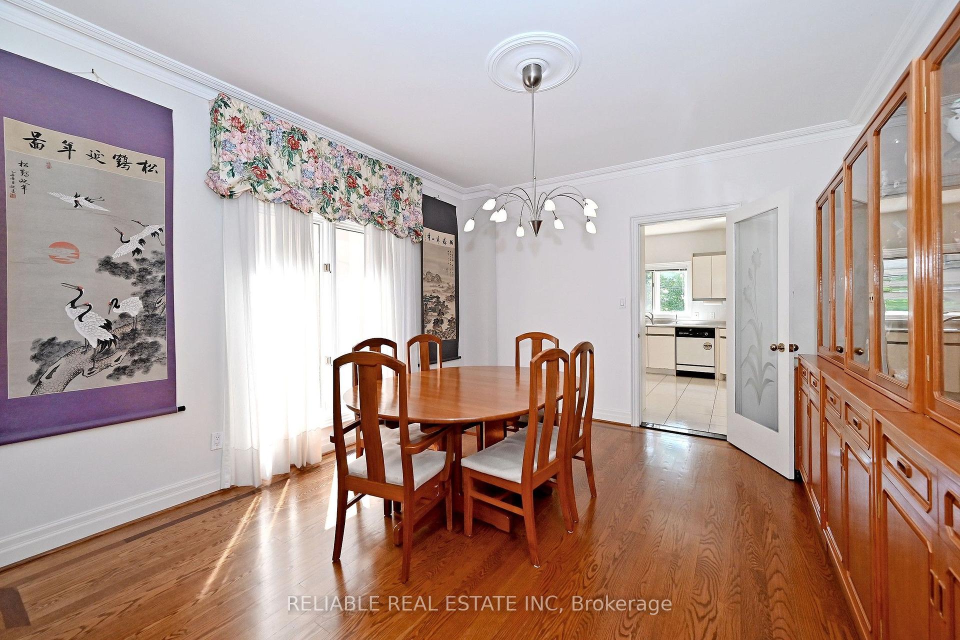 Photo 8 of 209 Alfred Avenue, North York, Willowdale East — HOMEH