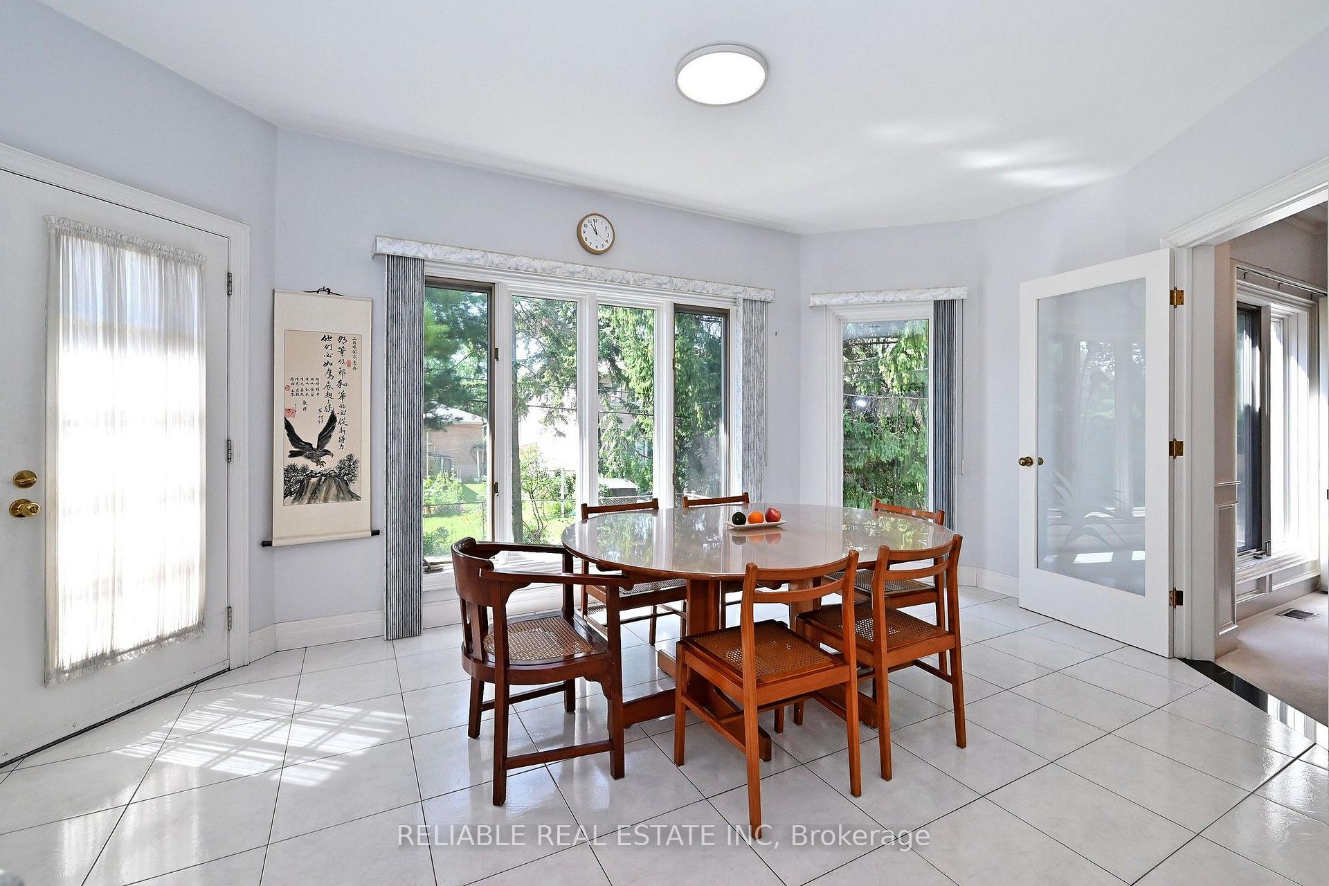 Photo 13 of 209 Alfred Avenue, North York, Willowdale East — HOMEH