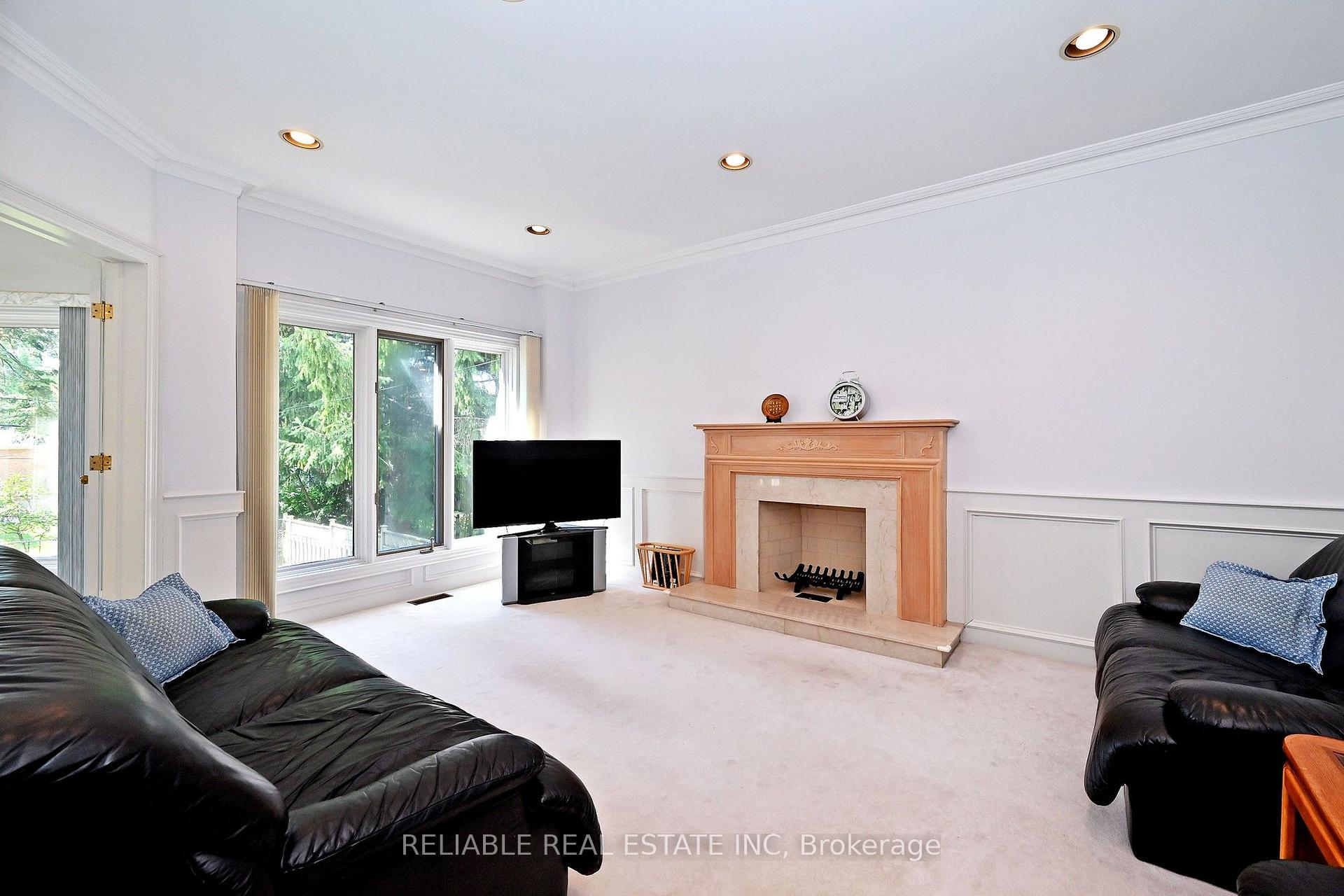 Photo 15 of 209 Alfred Avenue, North York, Willowdale East — HOMEH