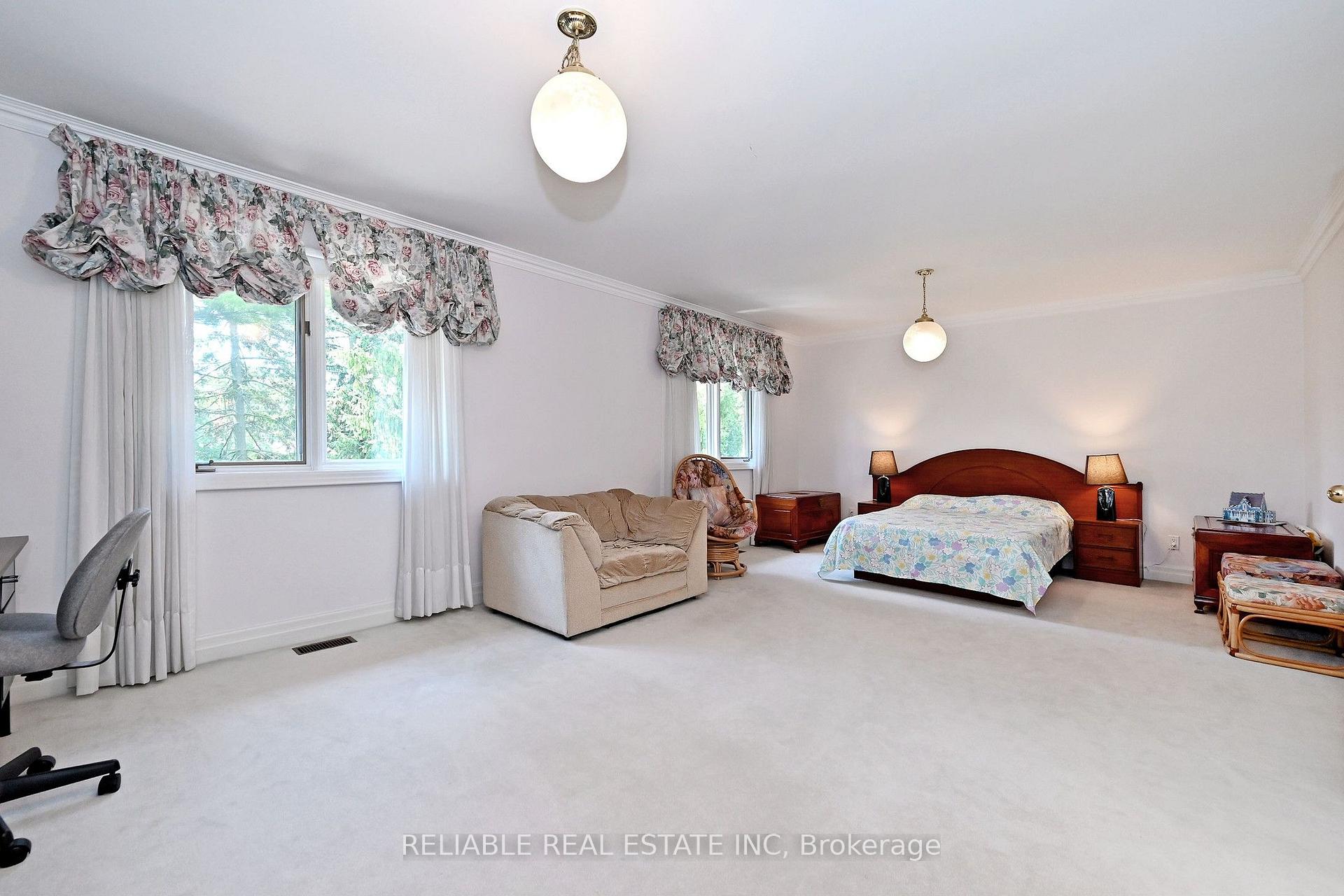 Photo 22 of 209 Alfred Avenue, North York, Willowdale East — HOMEH