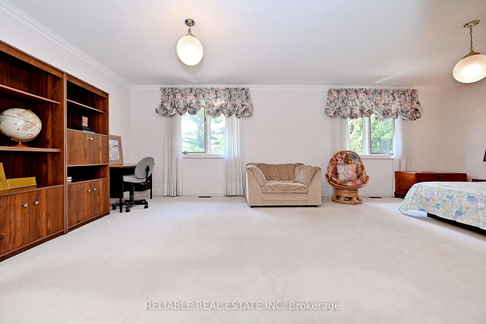 Photo 23 of 209 Alfred Avenue, North York, Willowdale East — HOMEH