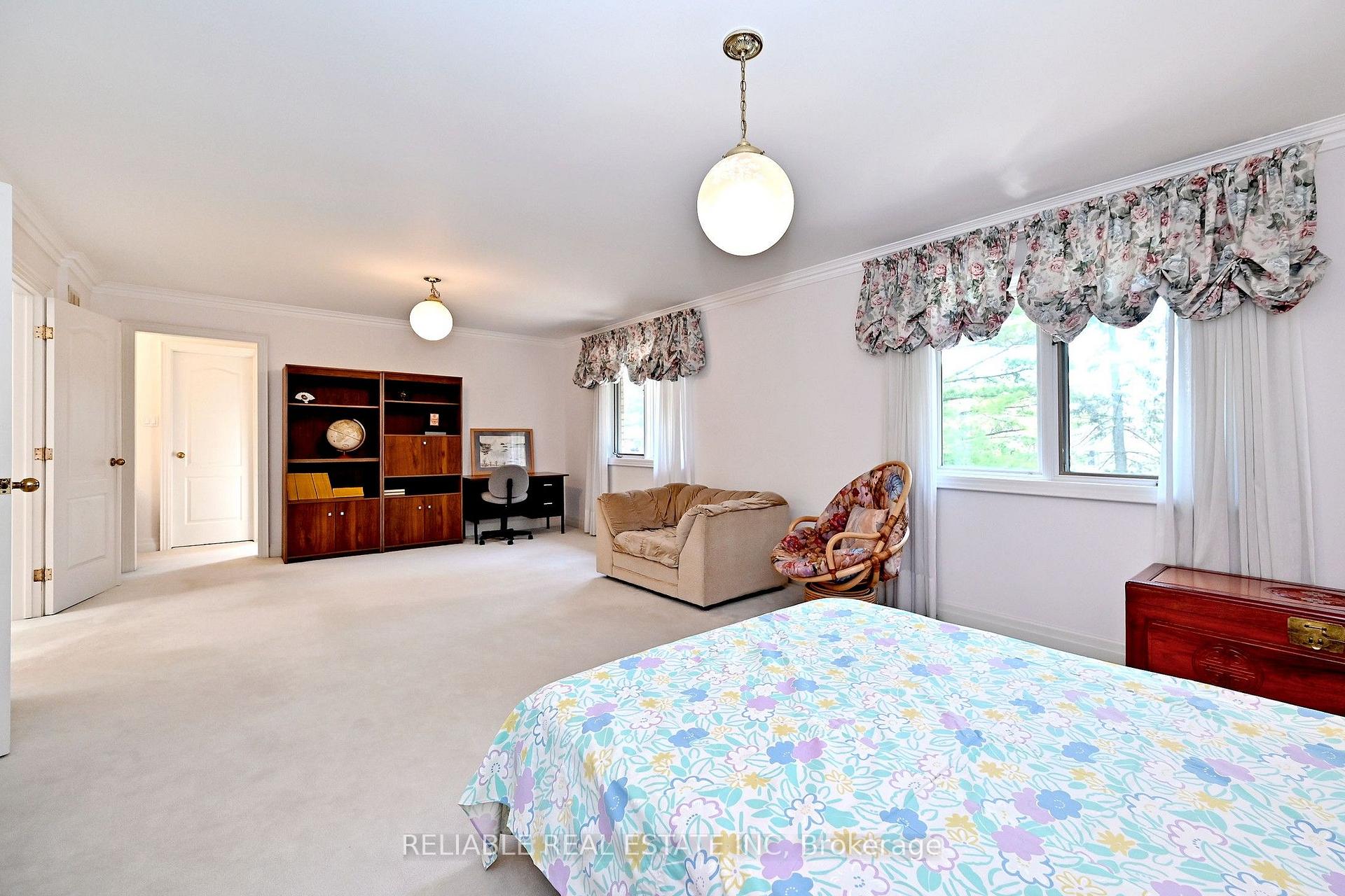 Photo 24 of 209 Alfred Avenue, North York, Willowdale East — HOMEH