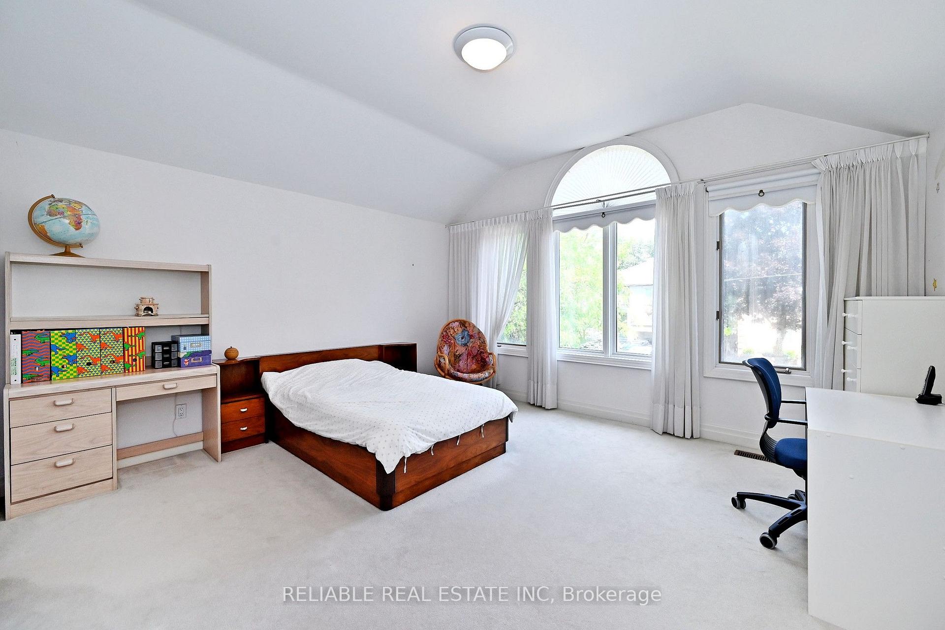 Photo 27 of 209 Alfred Avenue, North York, Willowdale East — HOMEH