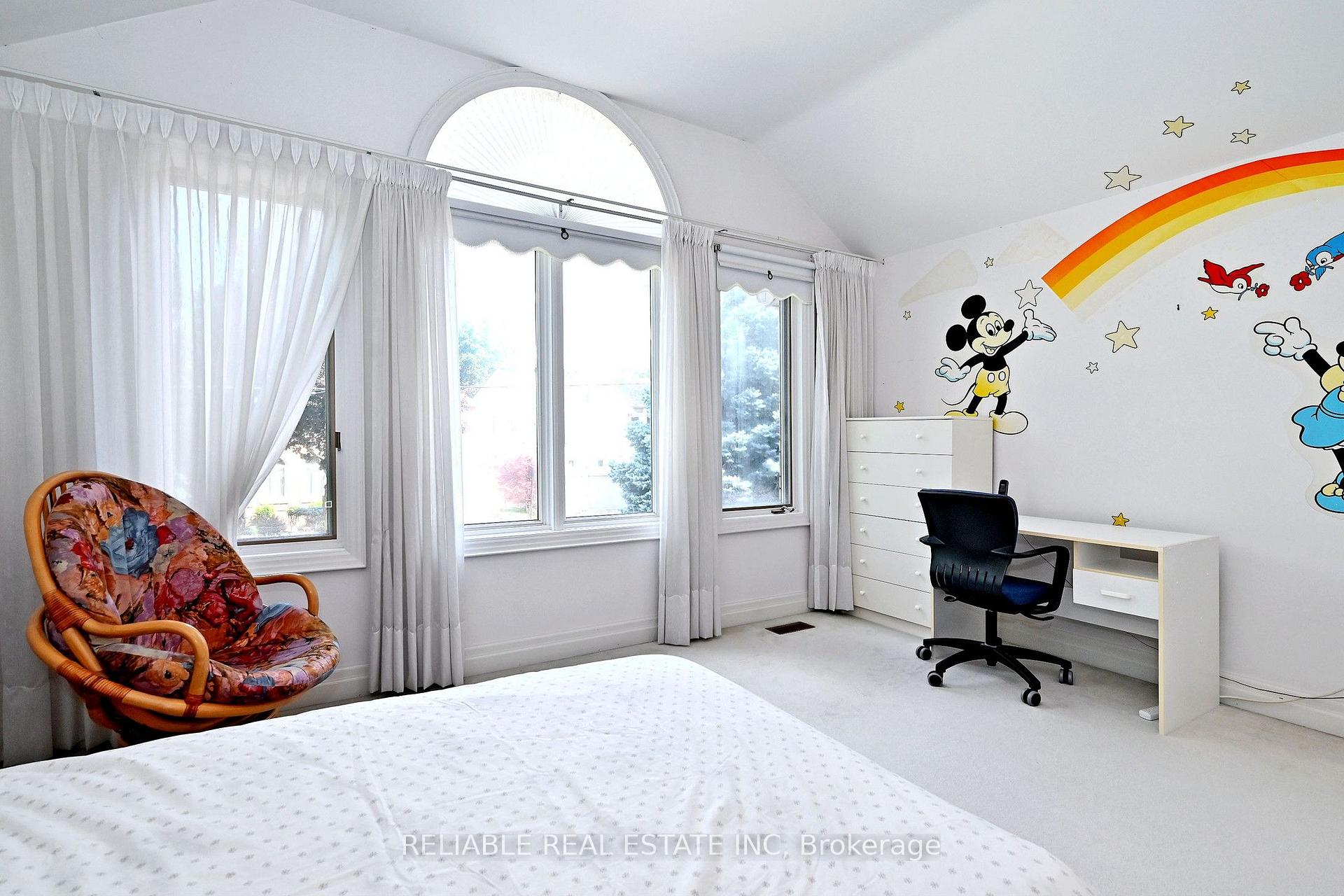 Photo 28 of 209 Alfred Avenue, North York, Willowdale East — HOMEH