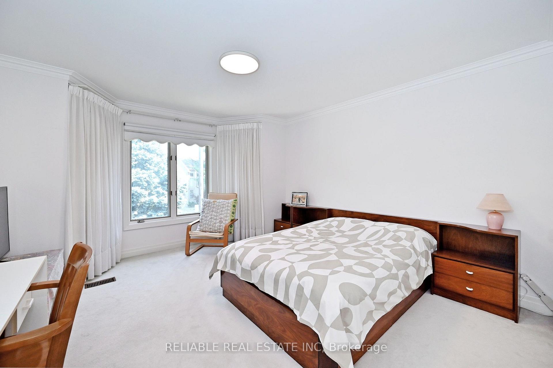 Photo 31 of 209 Alfred Avenue, North York, Willowdale East — HOMEH