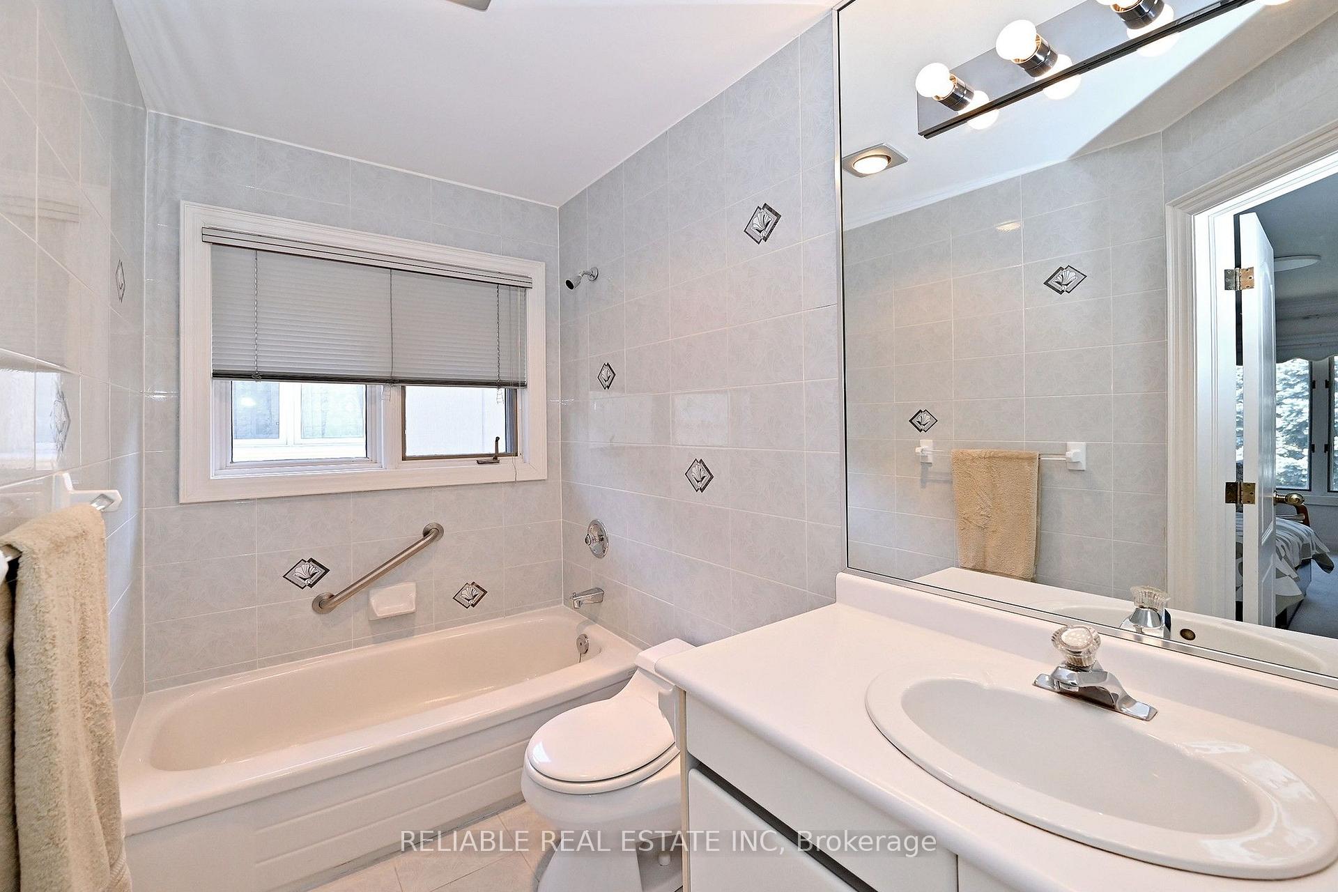 Photo 33 of 209 Alfred Avenue, North York, Willowdale East — HOMEH