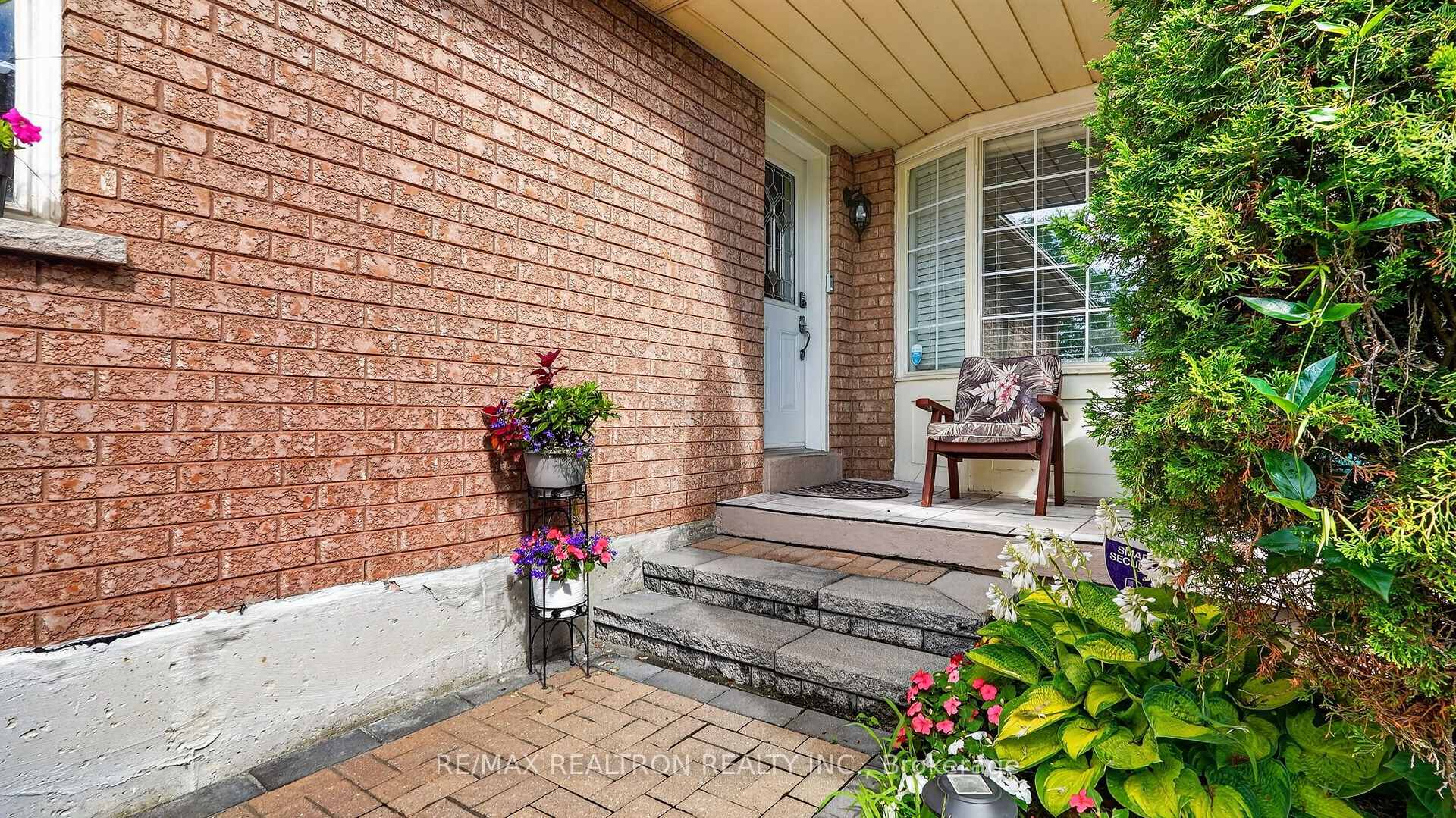 Photo 4 of 116 Andona Crescent, Scarborough, Centennial Scarborough — HOMEH