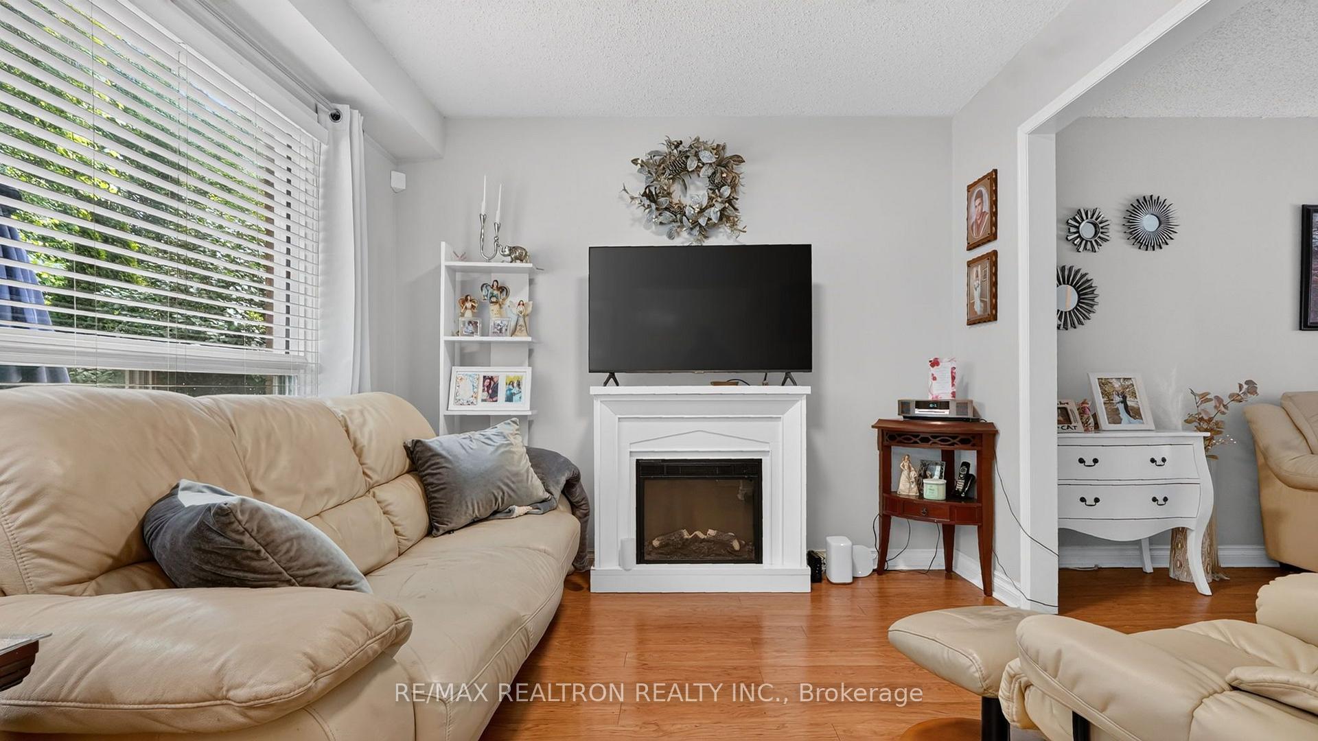 Photo 17 of 116 Andona Crescent, Scarborough, Centennial Scarborough — HOMEH