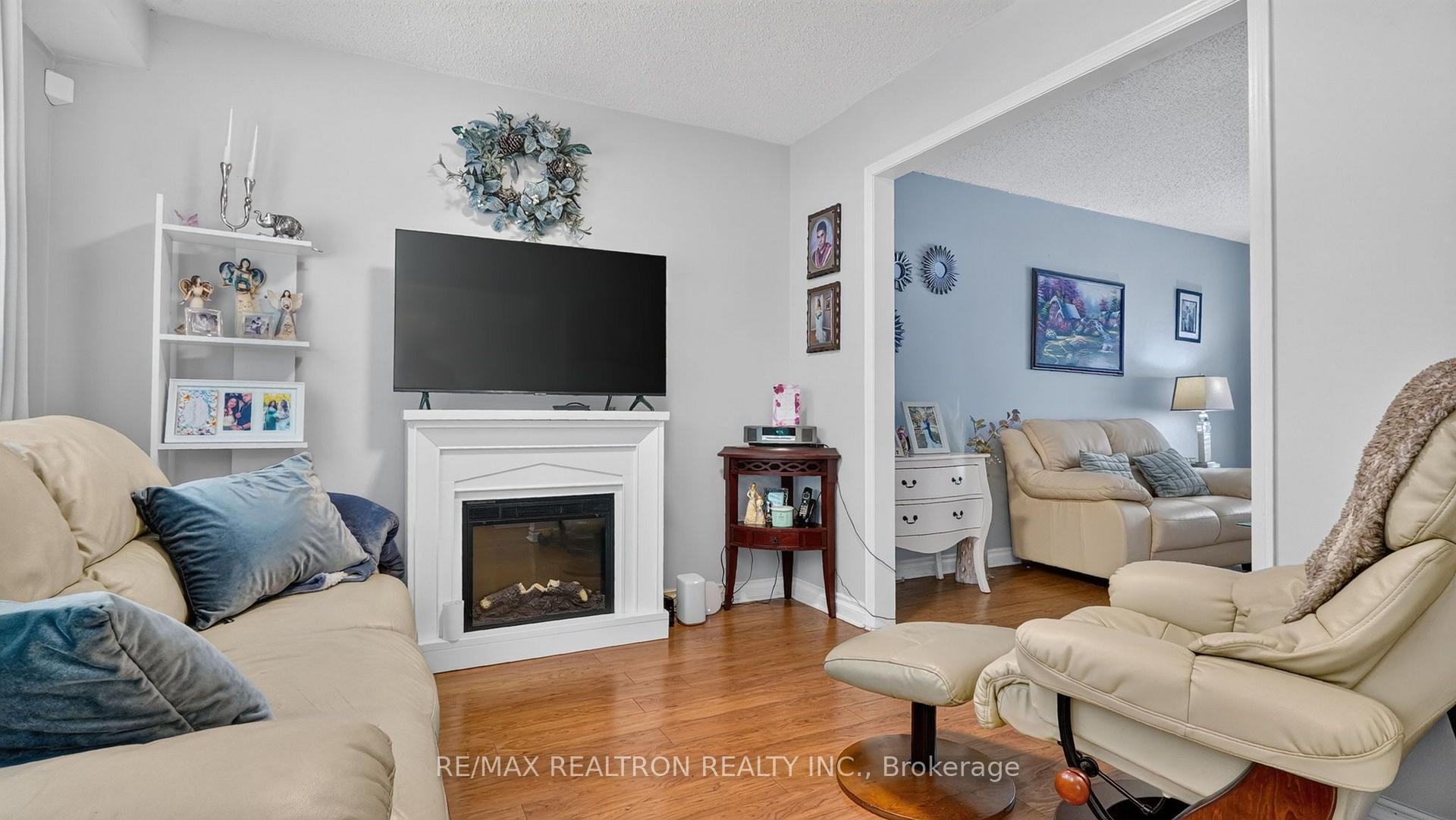 Photo 18 of 116 Andona Crescent, Scarborough, Centennial Scarborough — HOMEH