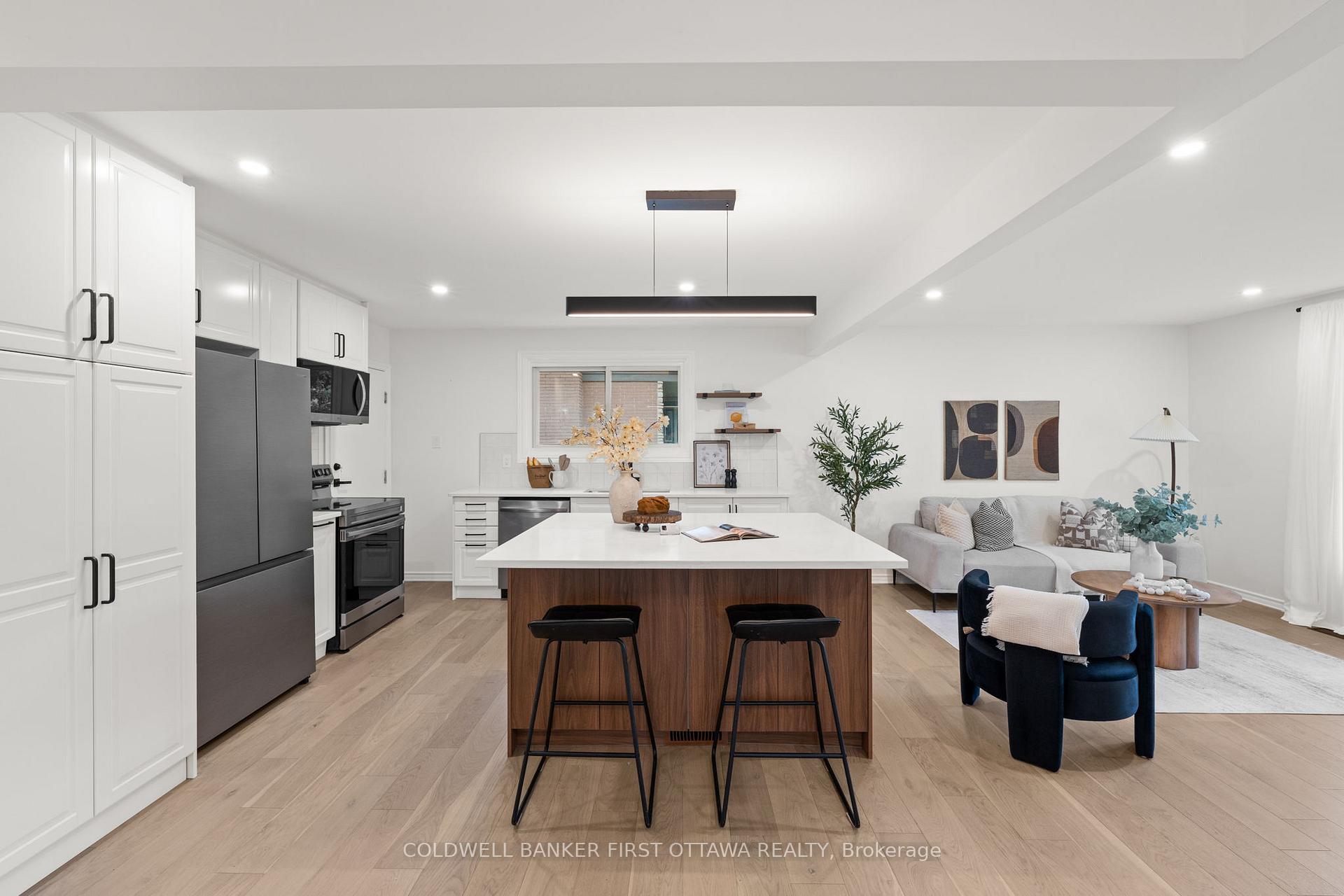 Photo 5 of 26 Spring Garden Avenue, Ottawa, Meadowlands/Crestview — HOMEH
