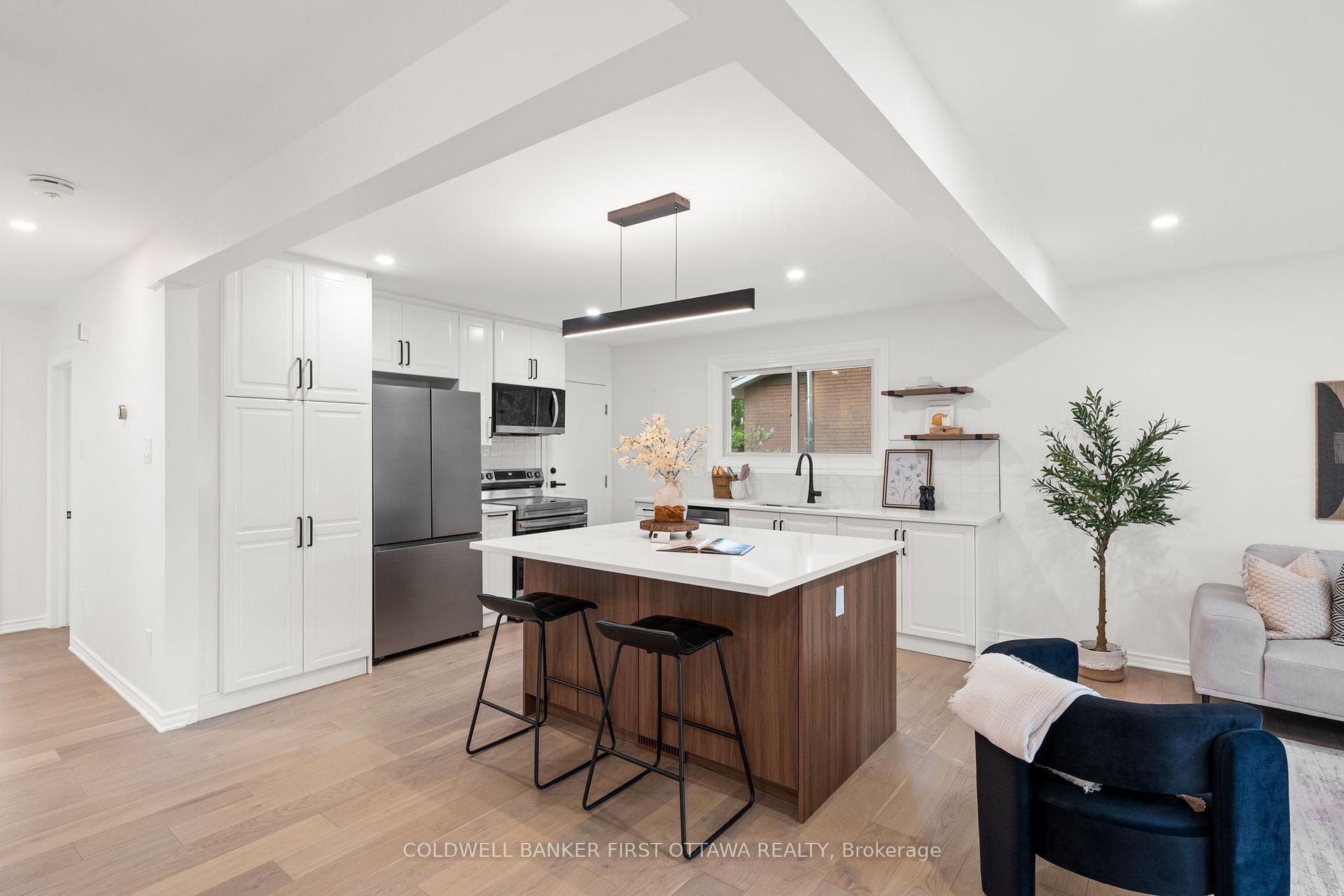 Photo 6 of 26 Spring Garden Avenue, Ottawa, Meadowlands/Crestview — HOMEH