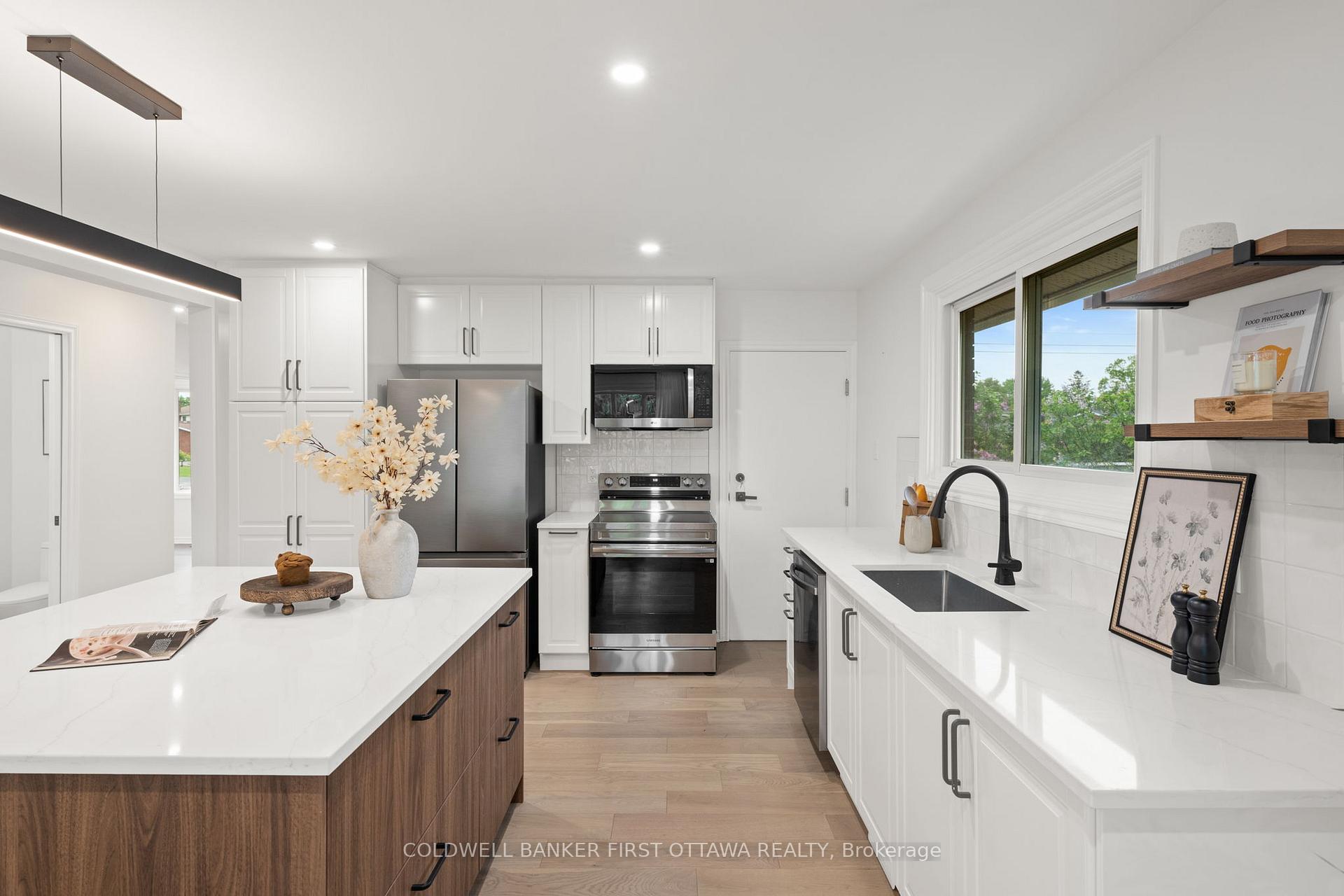 Photo 7 of 26 Spring Garden Avenue, Ottawa, Meadowlands/Crestview — HOMEH