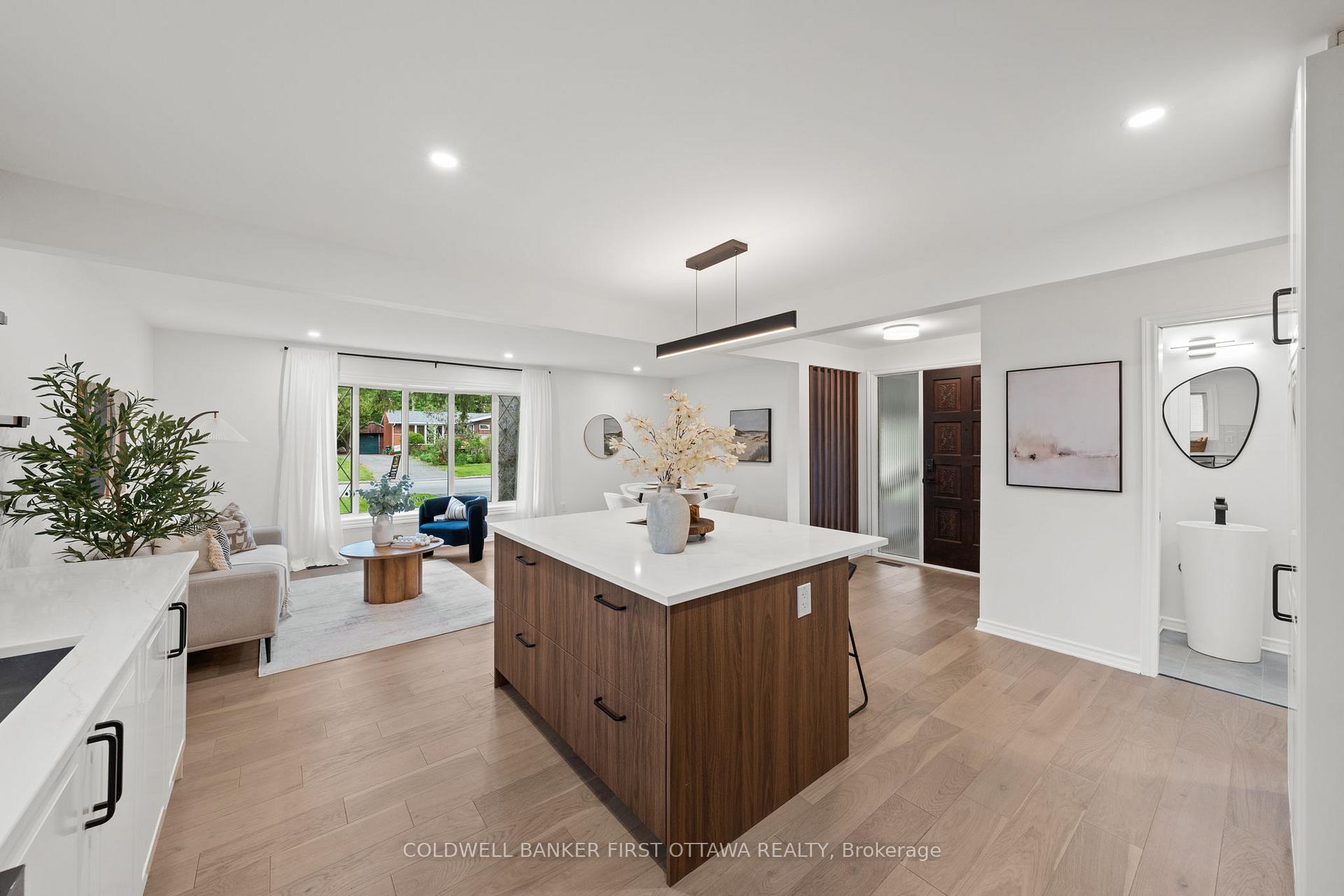 Photo 8 of 26 Spring Garden Avenue, Ottawa, Meadowlands/Crestview — HOMEH