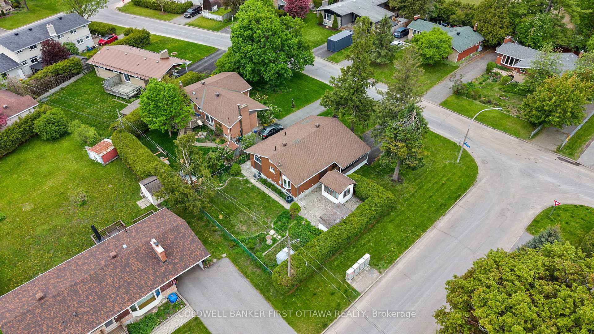 Photo 36 of 26 Spring Garden Avenue, Ottawa, Meadowlands/Crestview — HOMEH