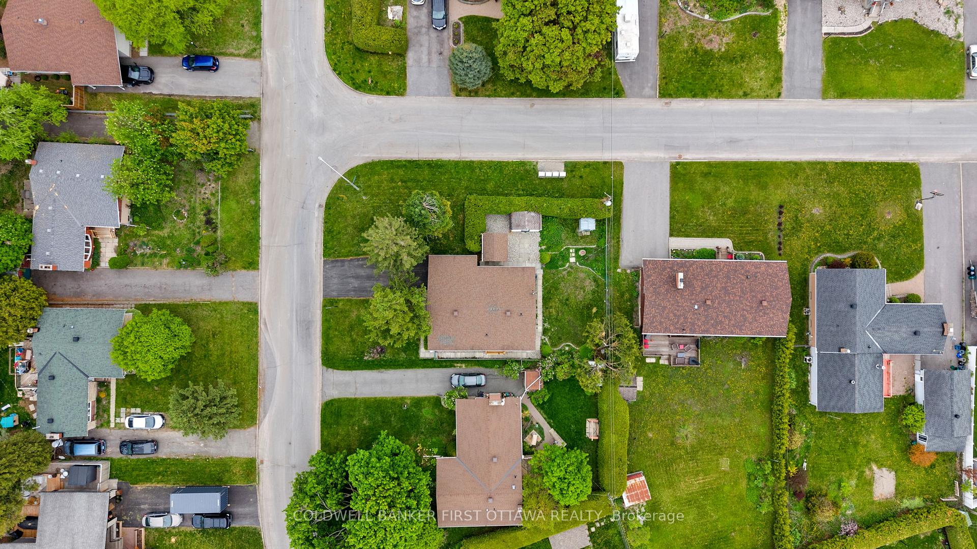 Photo 38 of 26 Spring Garden Avenue, Ottawa, Meadowlands/Crestview — HOMEH