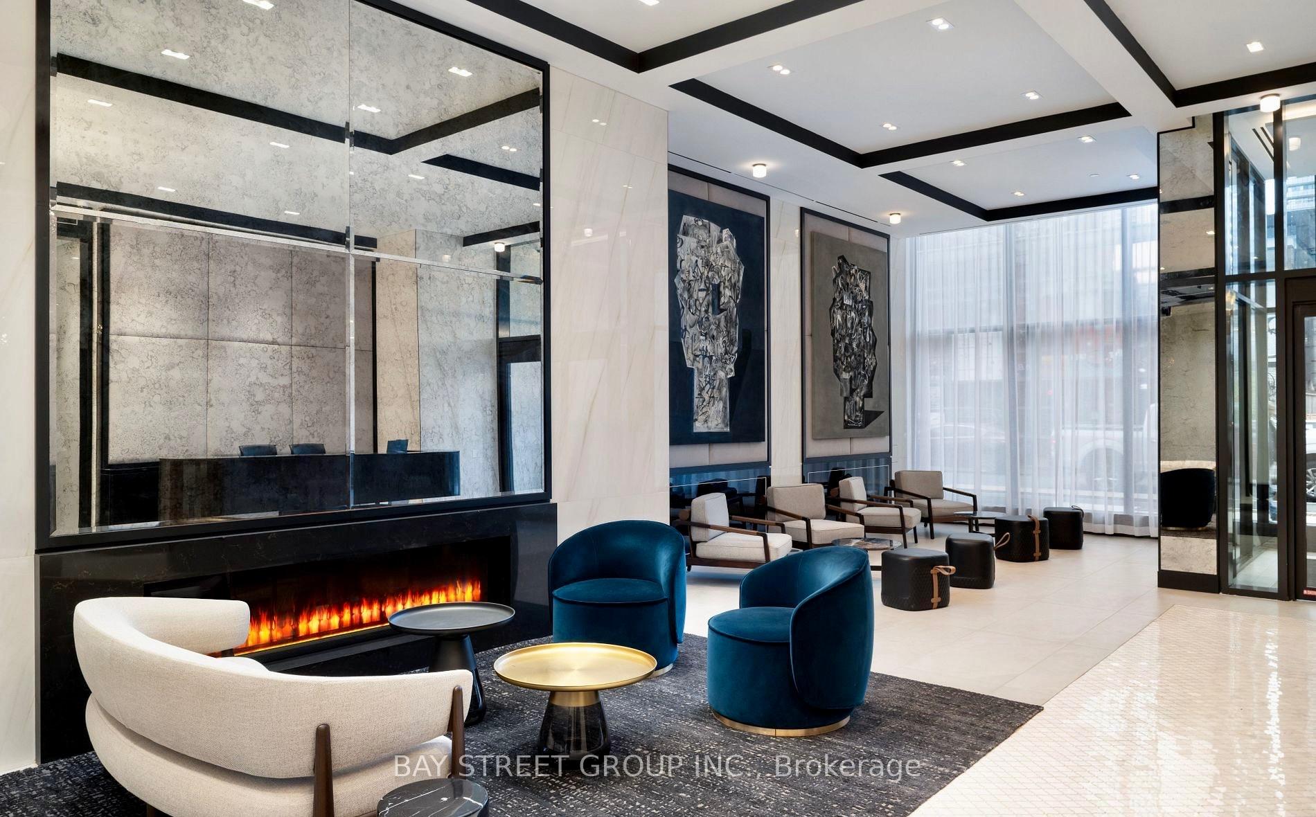 Front of Unit 1811, 8 Wellesley Street W