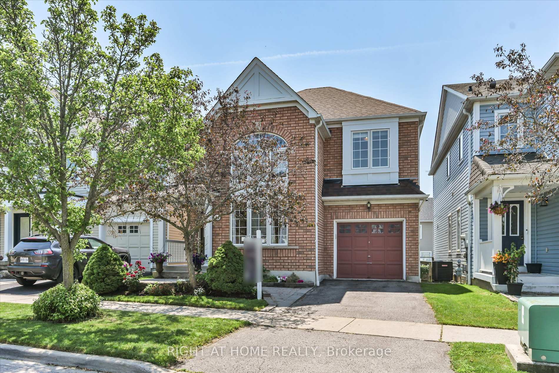 Photo 1 of 94 Moynahan Crescent, Ajax, South East — HOMEH
