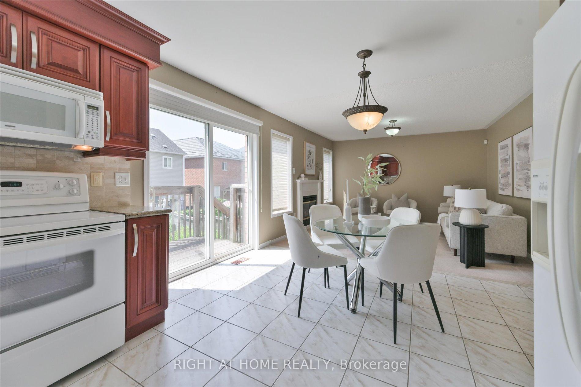 Photo 17 of 94 Moynahan Crescent, Ajax, South East — HOMEH