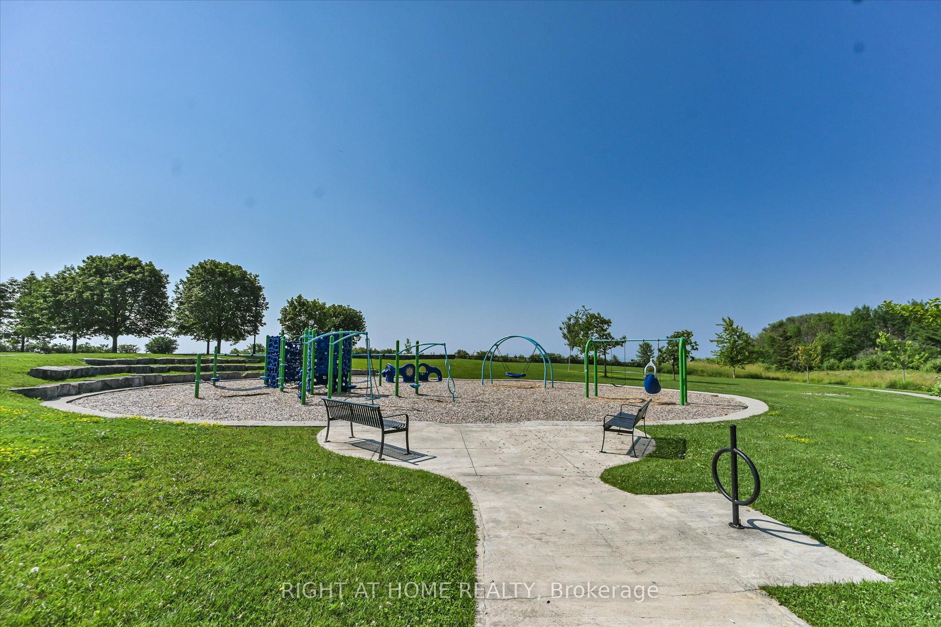 Photo 35 of 94 Moynahan Crescent, Ajax, South East — HOMEH