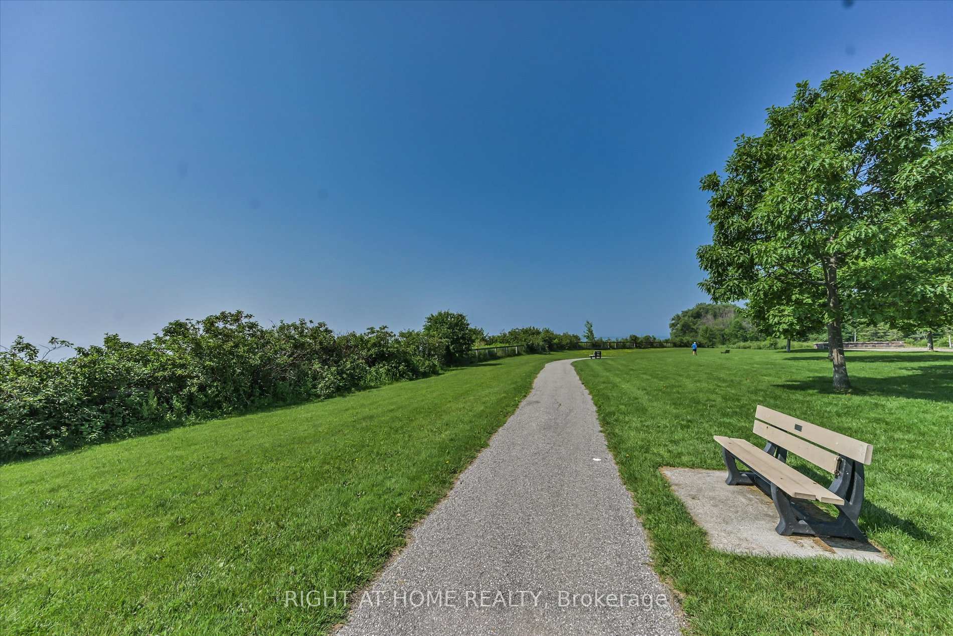 Photo 36 of 94 Moynahan Crescent, Ajax, South East — HOMEH