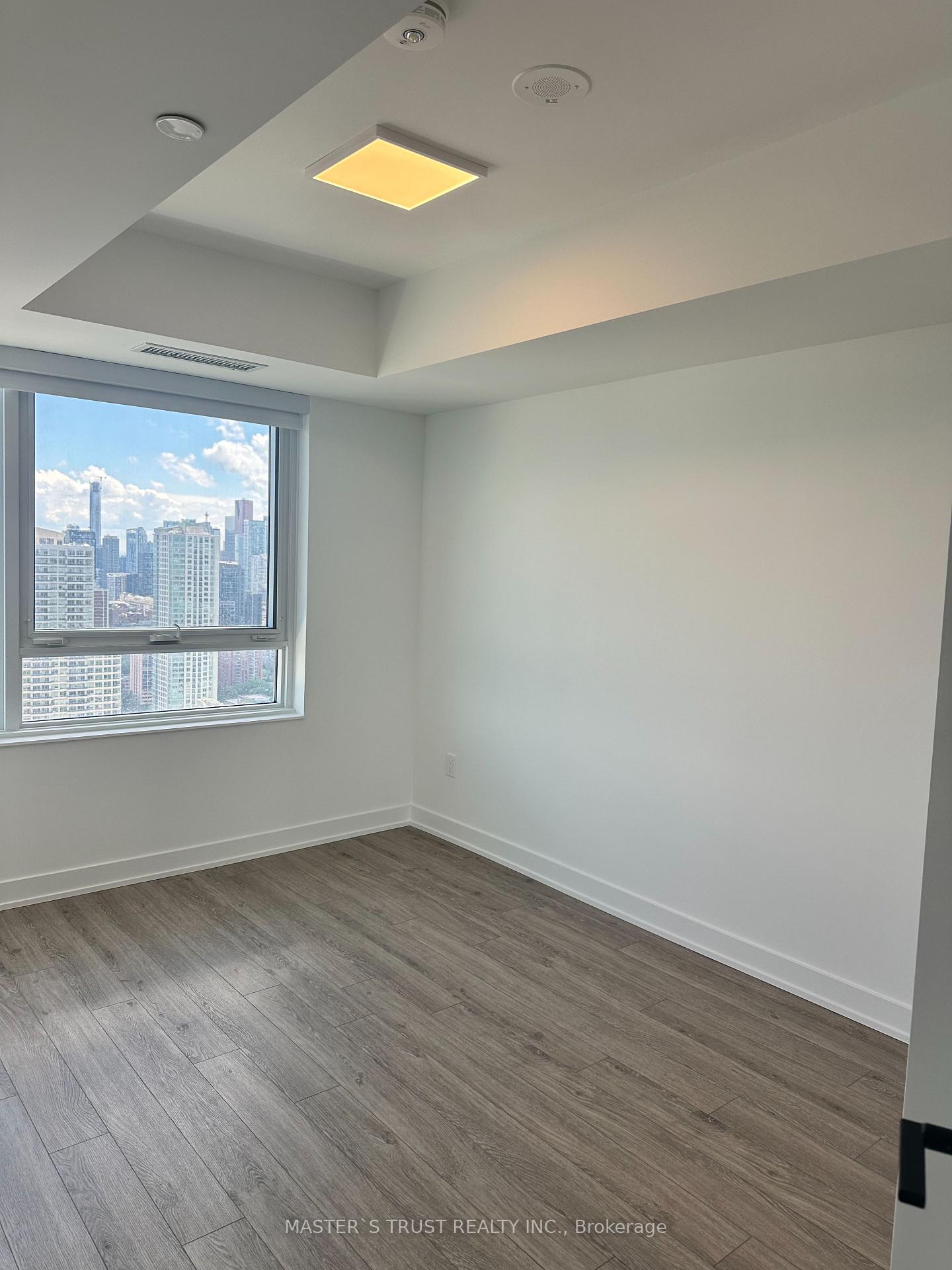 Photo 6 of Unit 3710, 609 Sherbourne Street, Toronto, North St. James Town — HOMEH