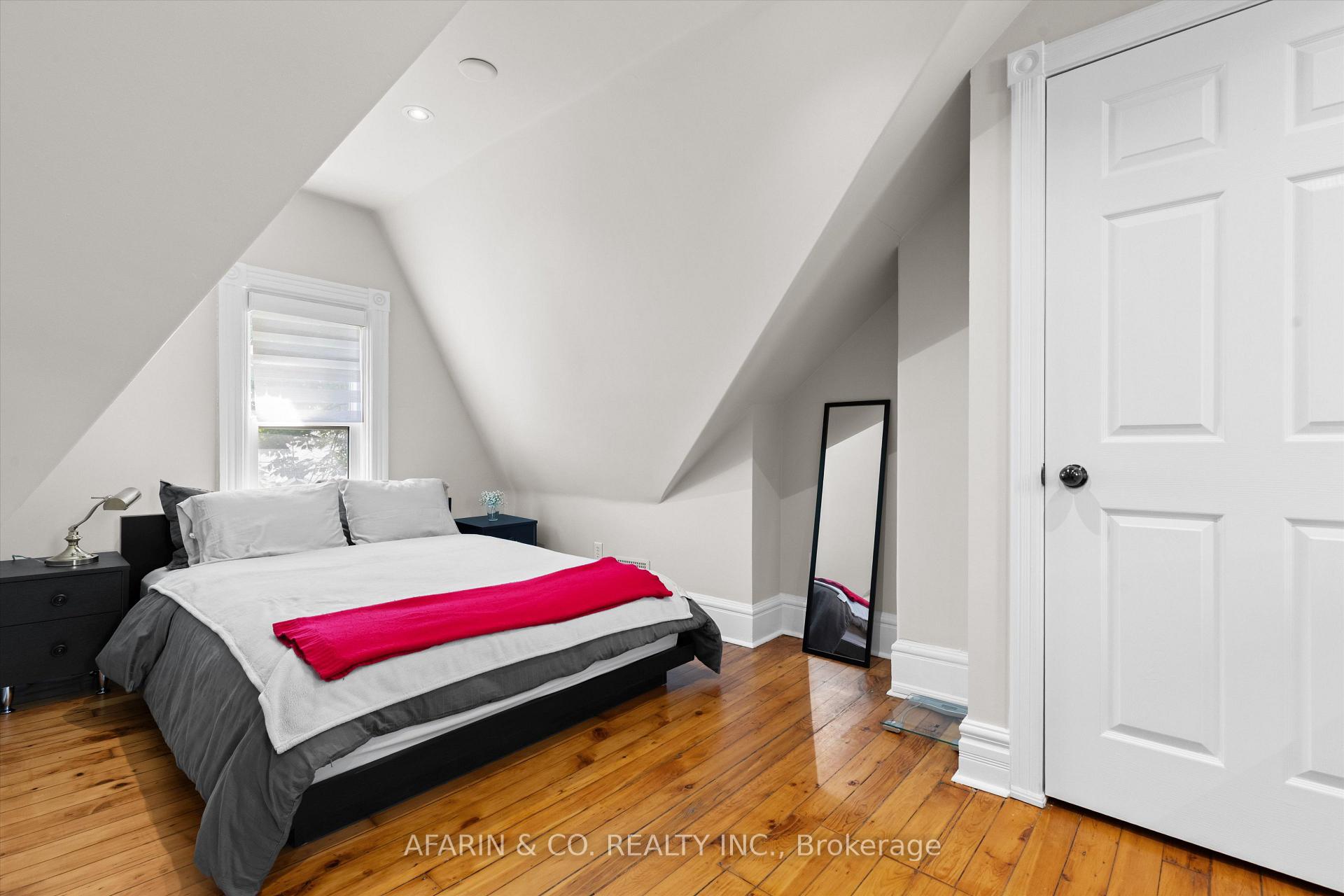 Photo 13 of Unit Second Floor & Loft, 48 Nassau Street, Toronto, Kensington-Chinatown — HOMEH