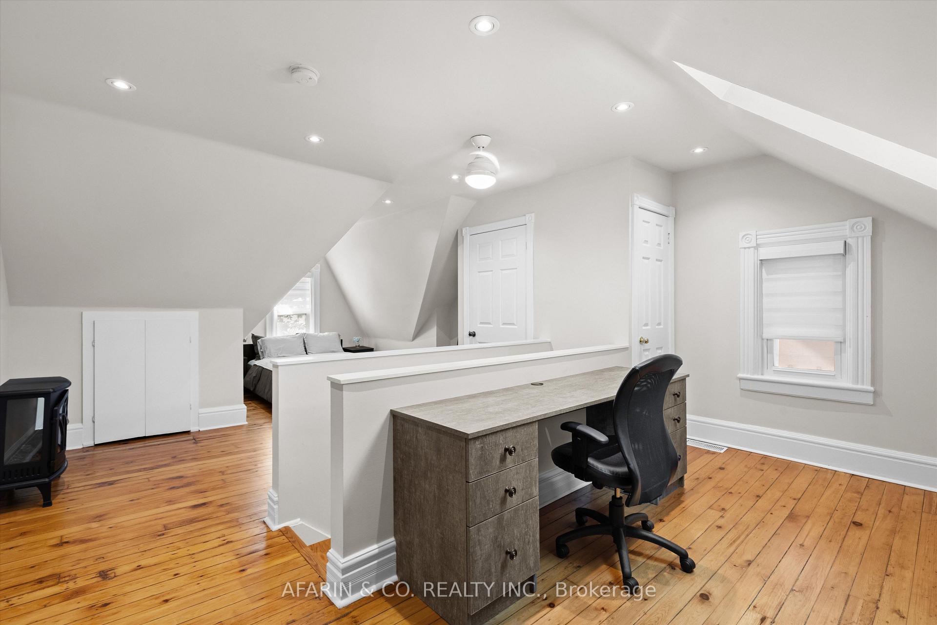 Photo 14 of Unit Second Floor & Loft, 48 Nassau Street, Toronto, Kensington-Chinatown — HOMEH