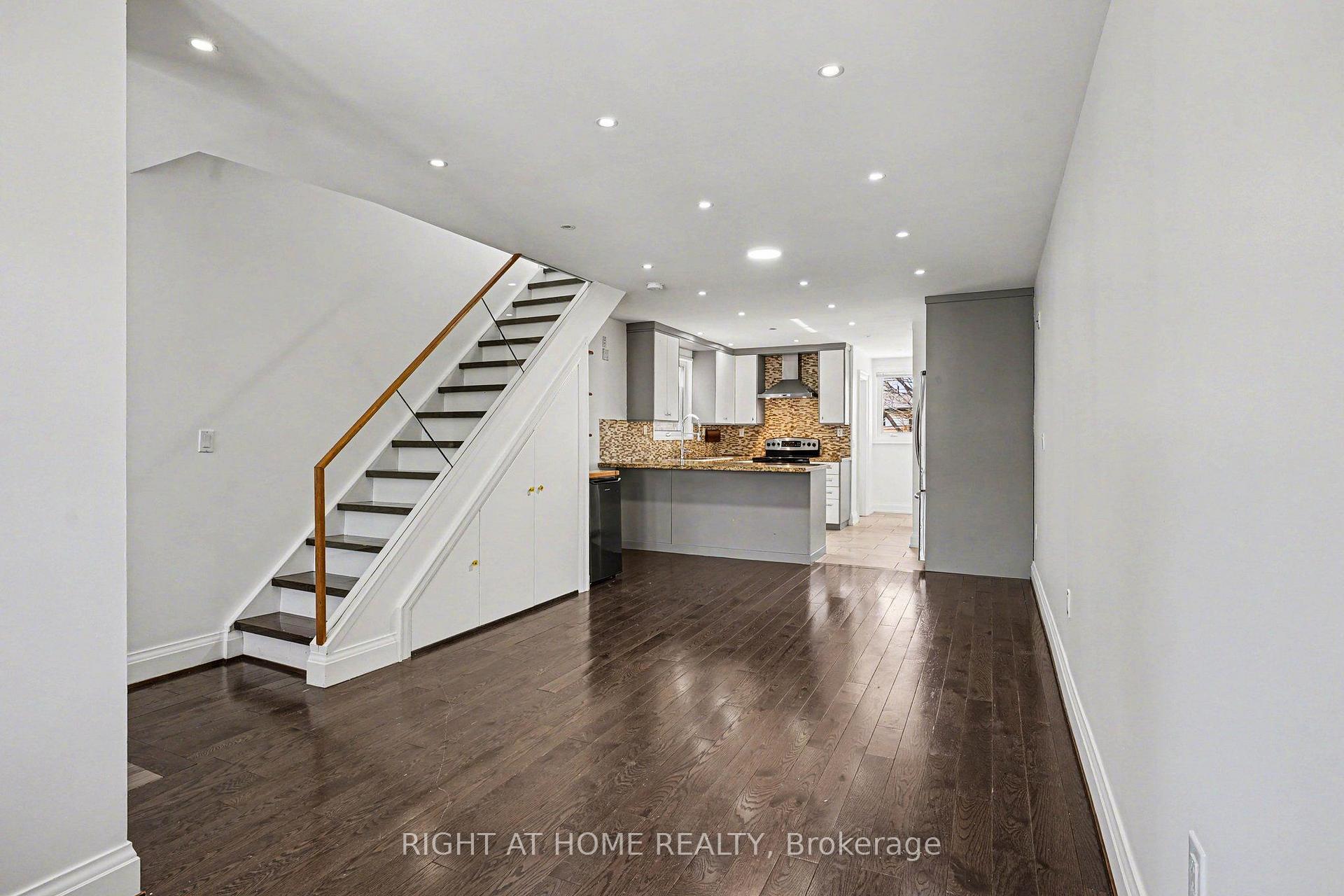 Photo 4 of 174 Rosethorn Avenue, Toronto, Keelesdale-Eglinton West — HOMEH