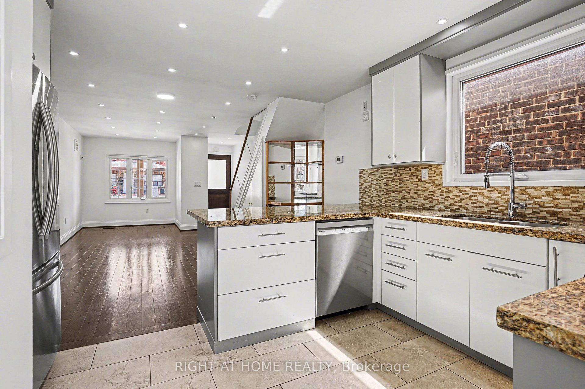 Photo 6 of 174 Rosethorn Avenue, Toronto, Keelesdale-Eglinton West — HOMEH