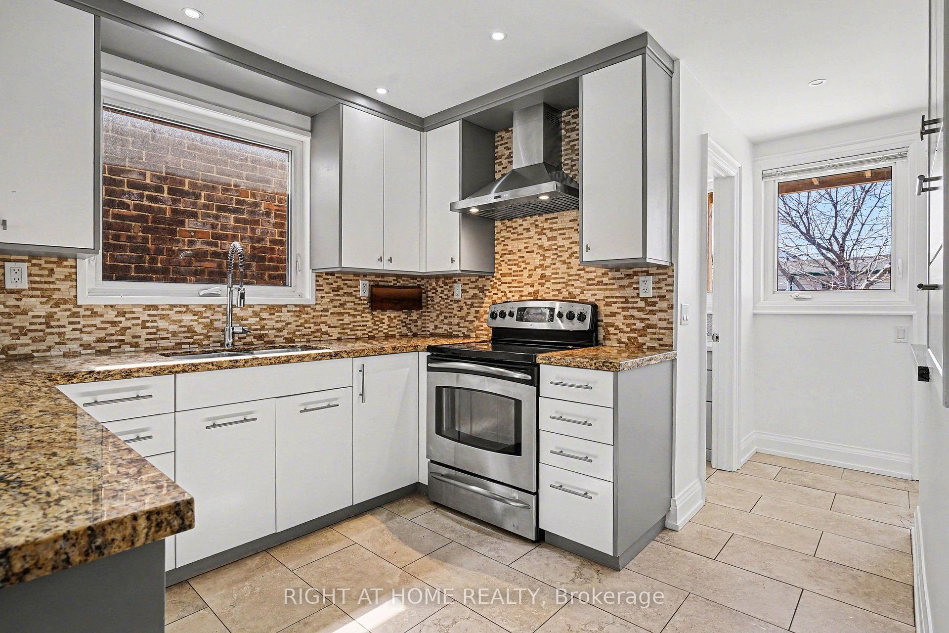 Photo 7 of 174 Rosethorn Avenue, Toronto, Keelesdale-Eglinton West — HOMEH