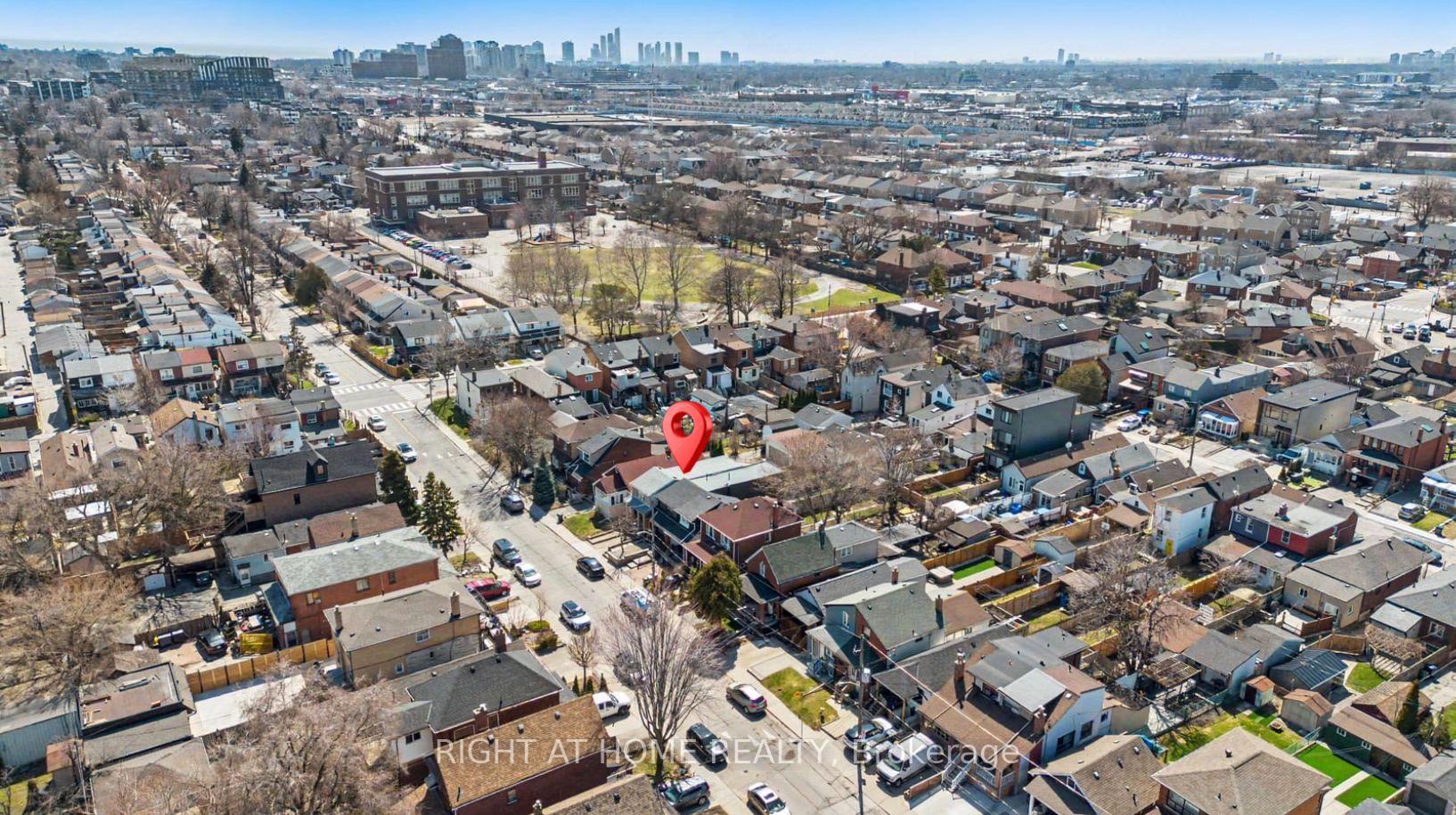 Photo 22 of 174 Rosethorn Avenue, Toronto, Keelesdale-Eglinton West — HOMEH
