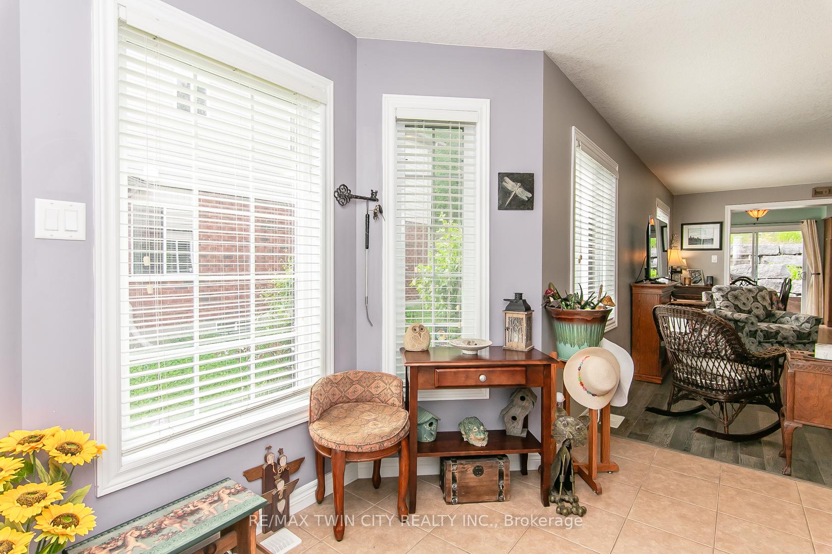 Photo 8 of 107 Upper Mercer Street, Kitchener, Grand River South — HOMEH