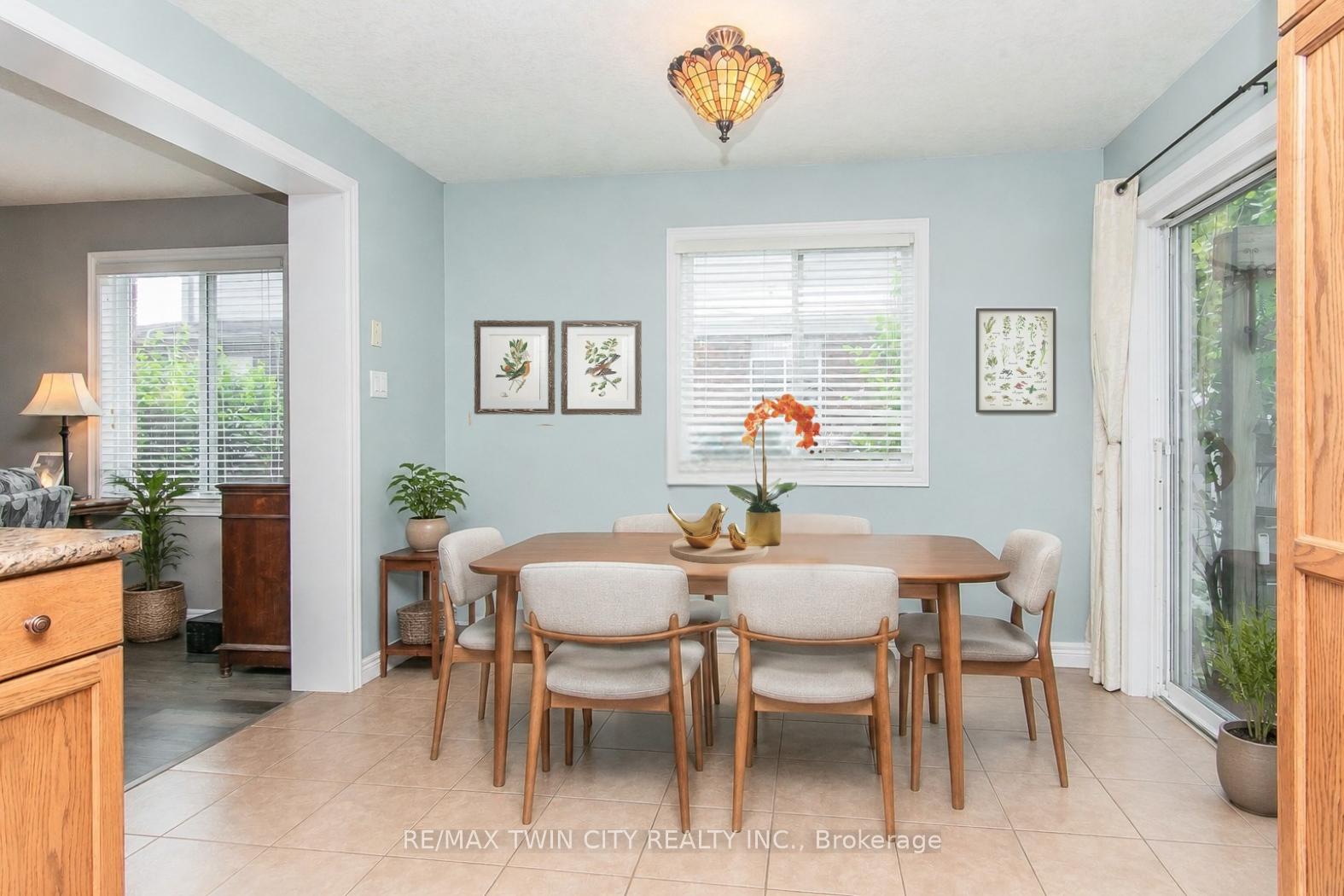 Photo 9 of 107 Upper Mercer Street, Kitchener, Grand River South — HOMEH