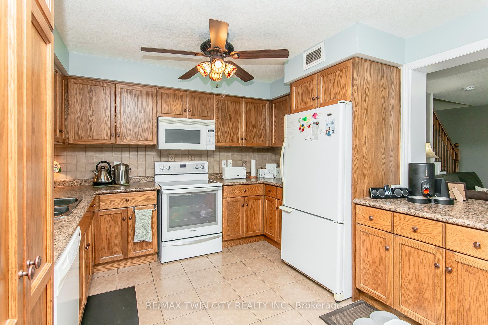 Photo 14 of 107 Upper Mercer Street, Kitchener, Grand River South — HOMEH