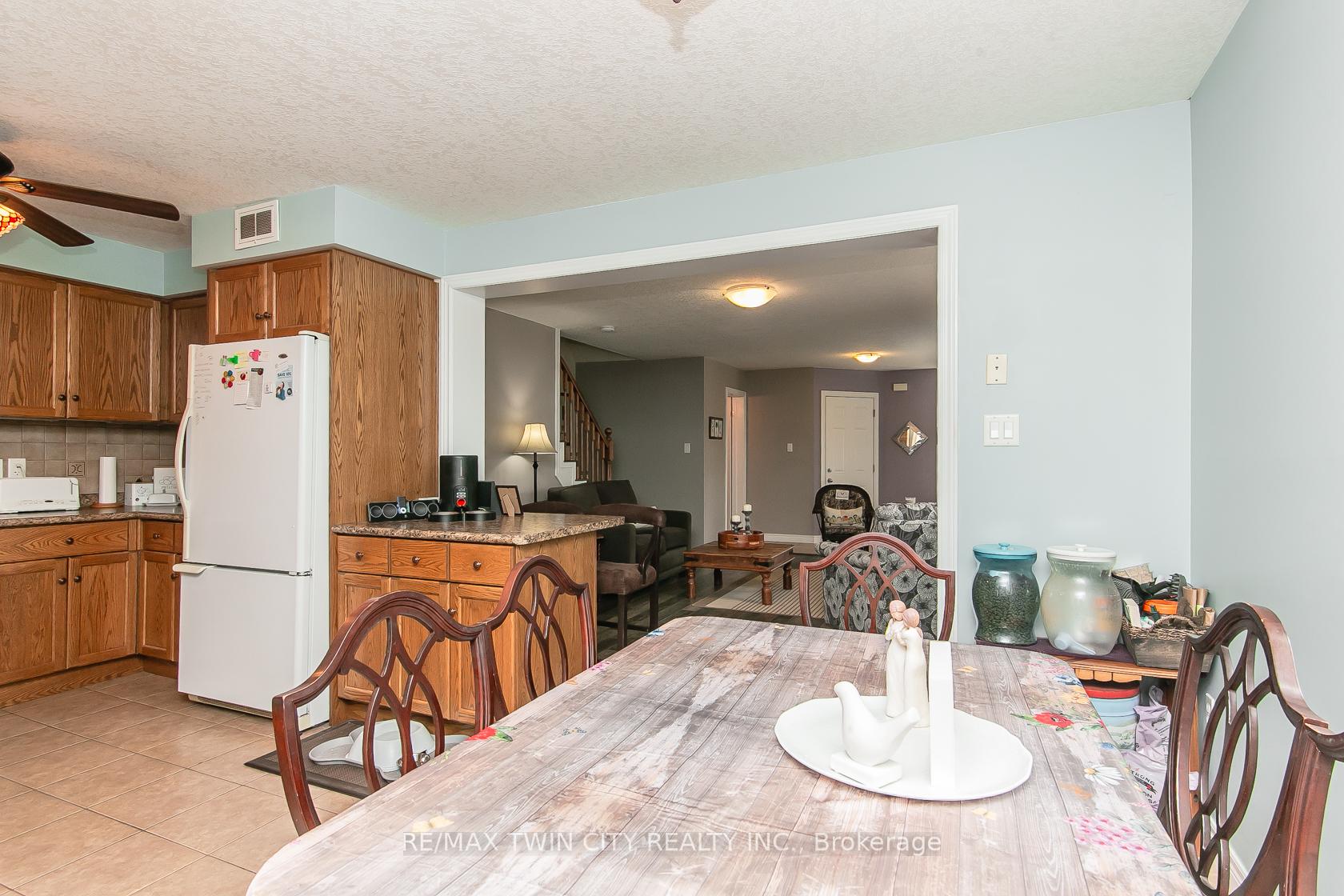 Photo 16 of 107 Upper Mercer Street, Kitchener, Grand River South — HOMEH