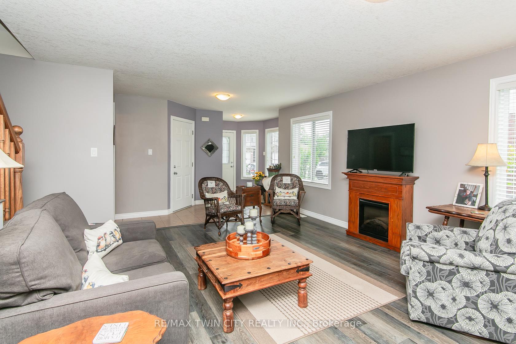 Photo 18 of 107 Upper Mercer Street, Kitchener, Grand River South — HOMEH